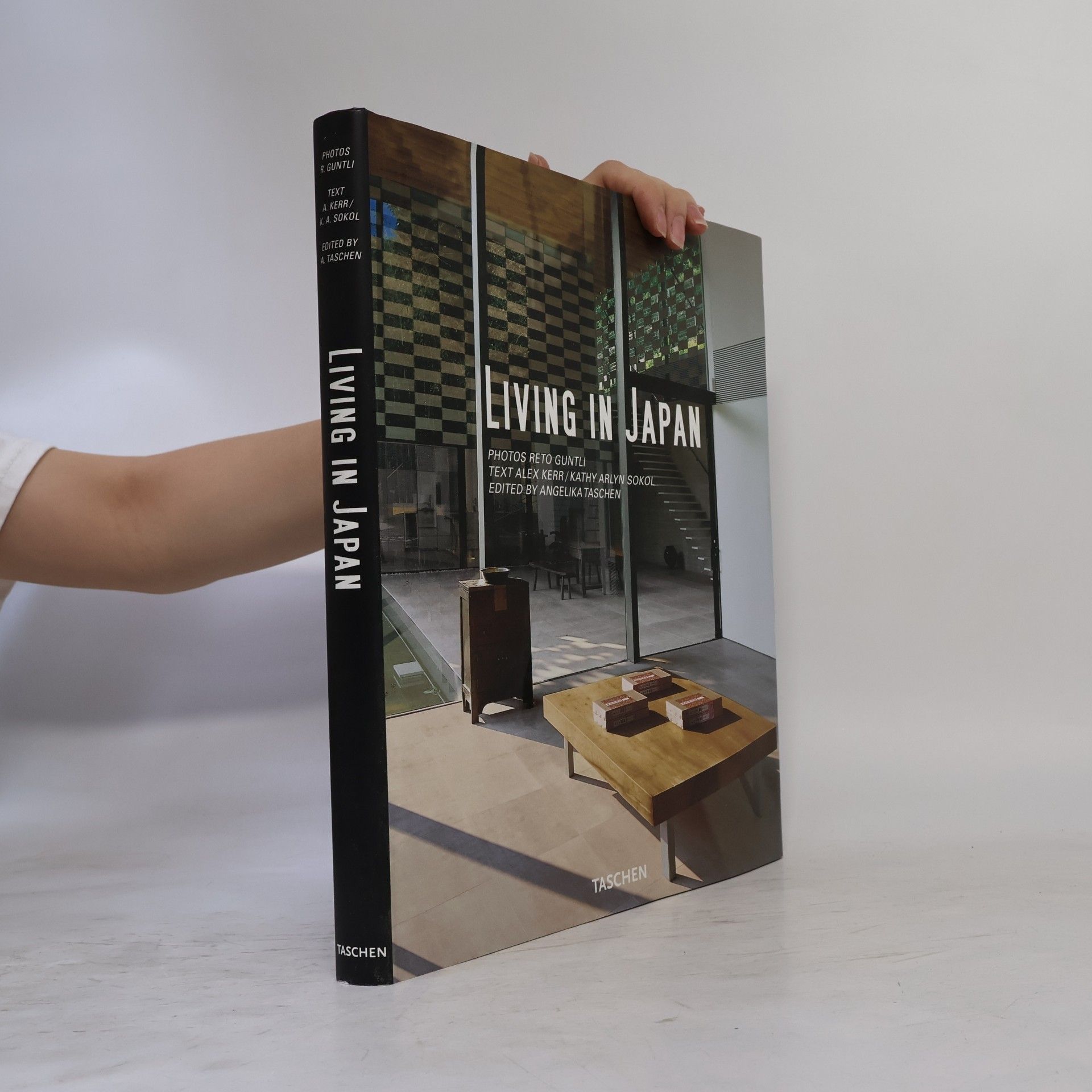 Reto Guntli Living in Japan