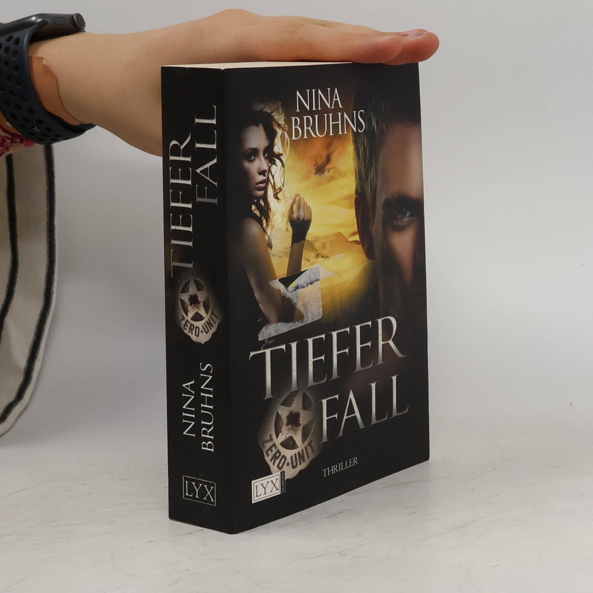 Nina Bruhns Tiefer Fall