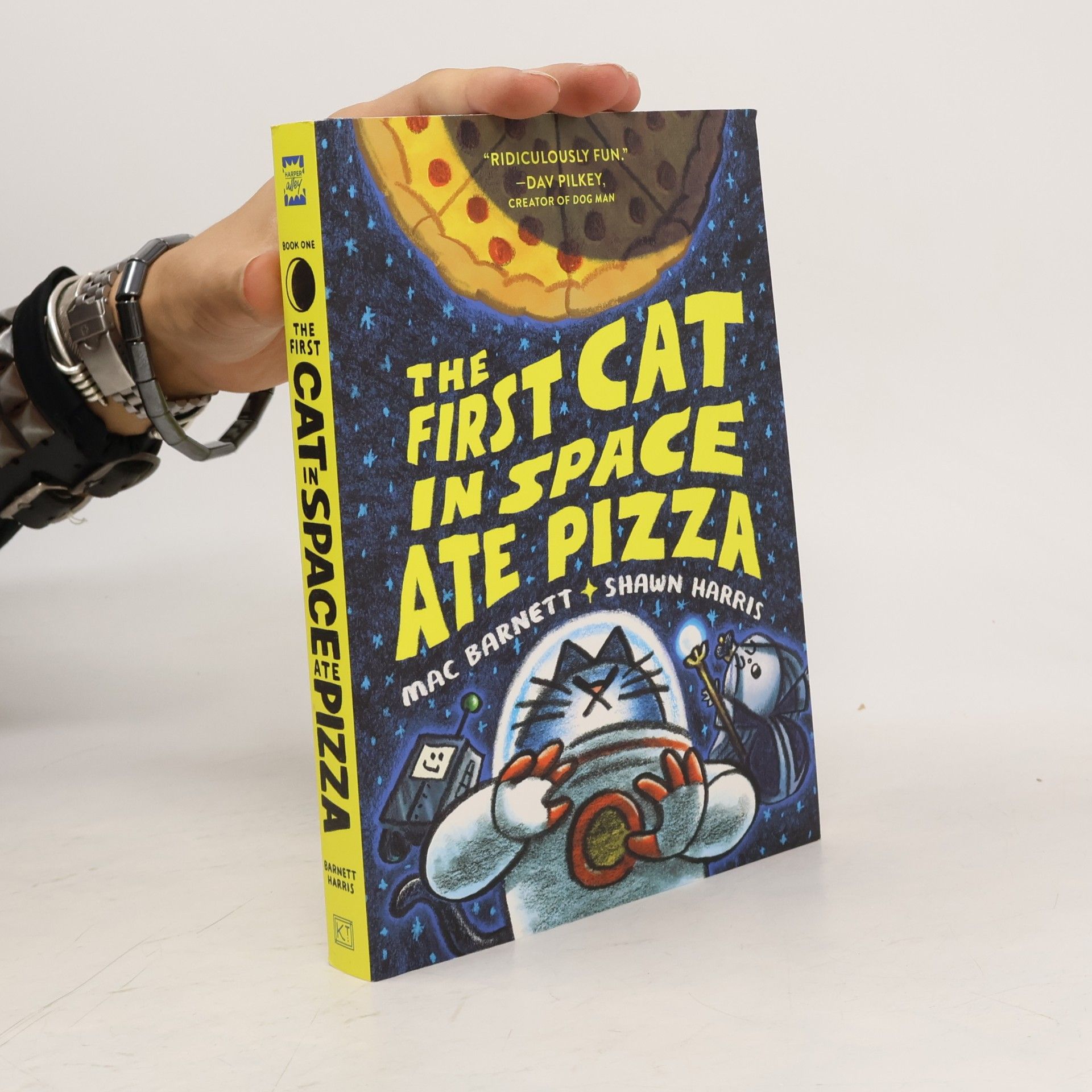 Mac Barnett The First Cat in Space Ate Pizza