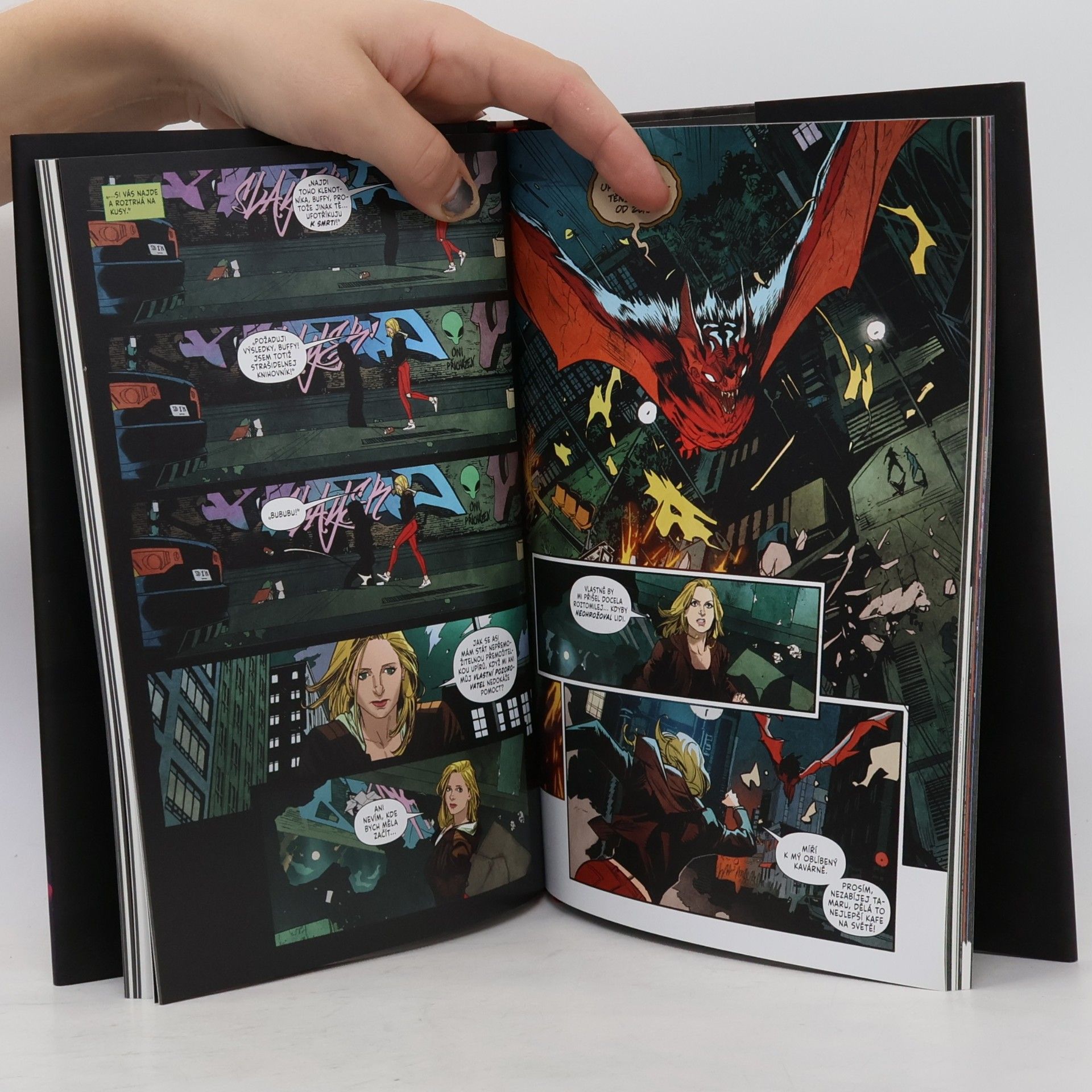 Jordie Bellaire Buffy, přemožitelka upírů. Kniha první, Střední je peklo
