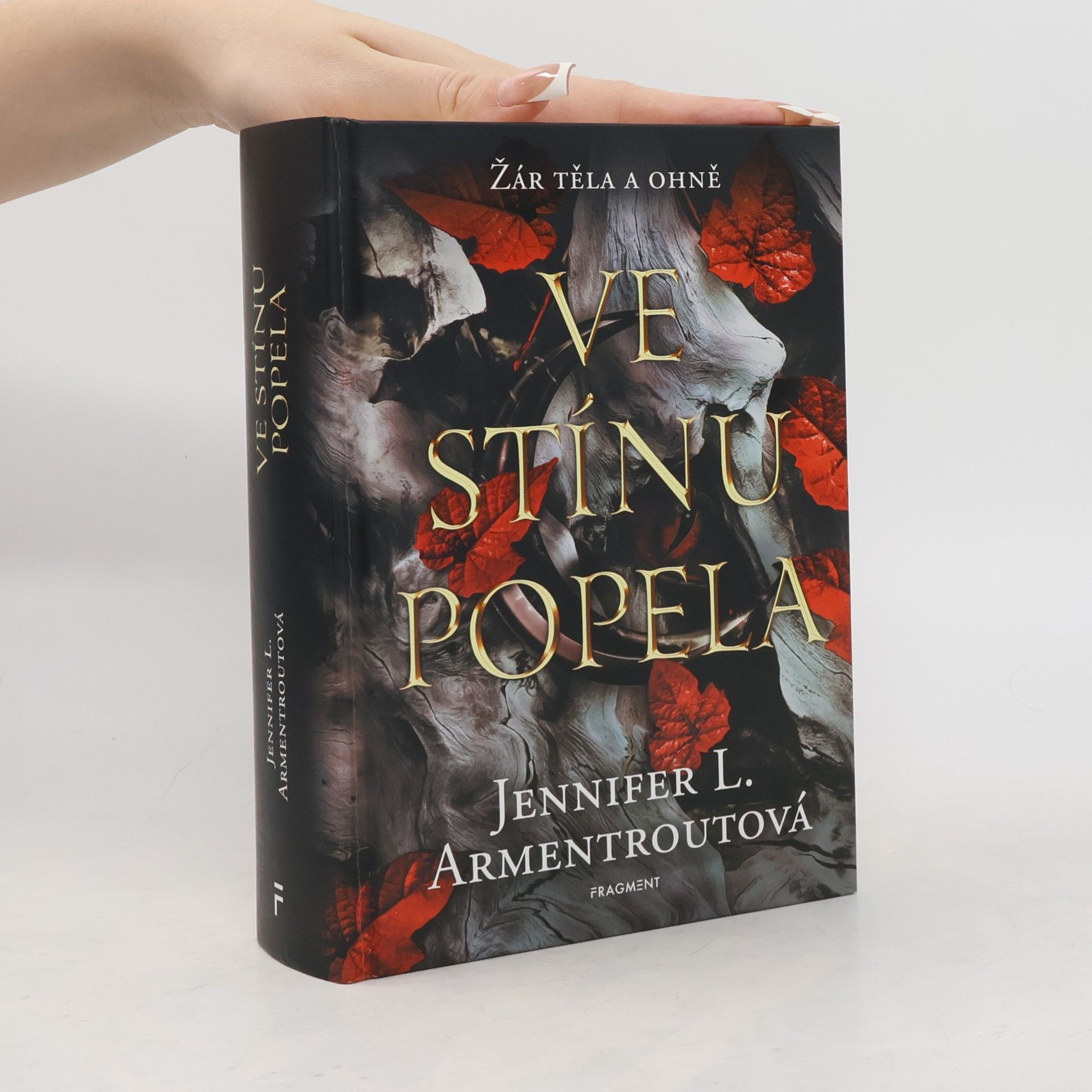 Jennifer Armentrout Ve stínu popela
