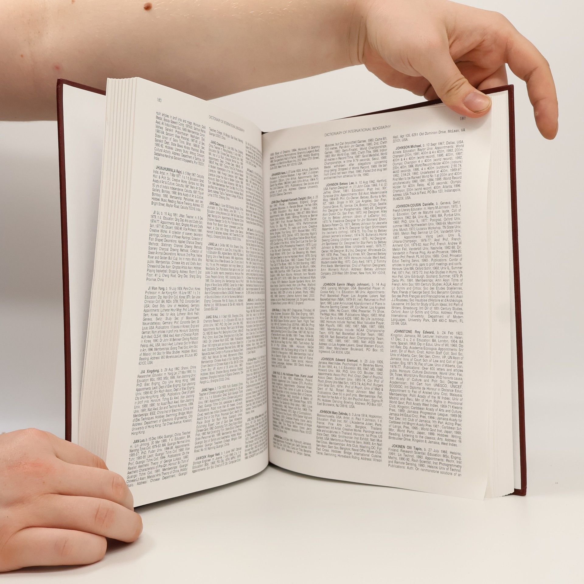 International Biographical Centre Dictionary of International Biography 2000