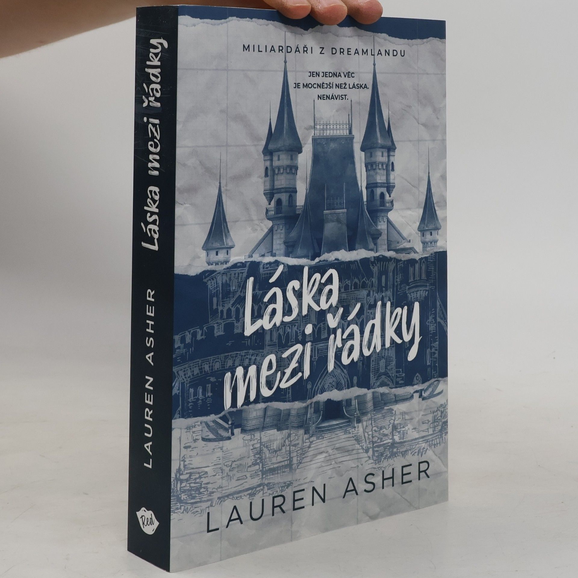 Lauren Asher Láska mezi řádky