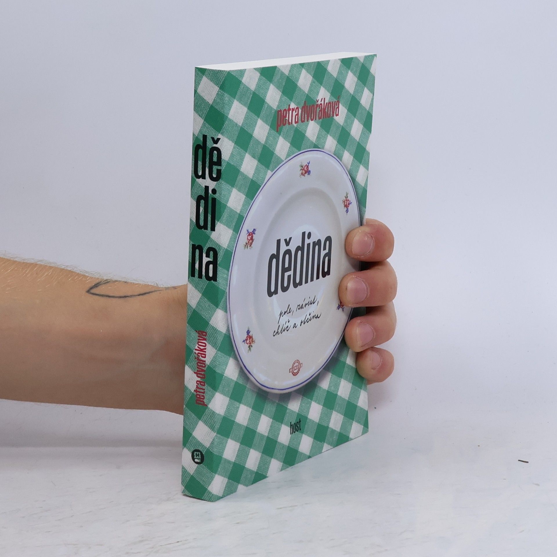 Petra Dvořáková Dědina. Pole, závist, chtíč a otčina