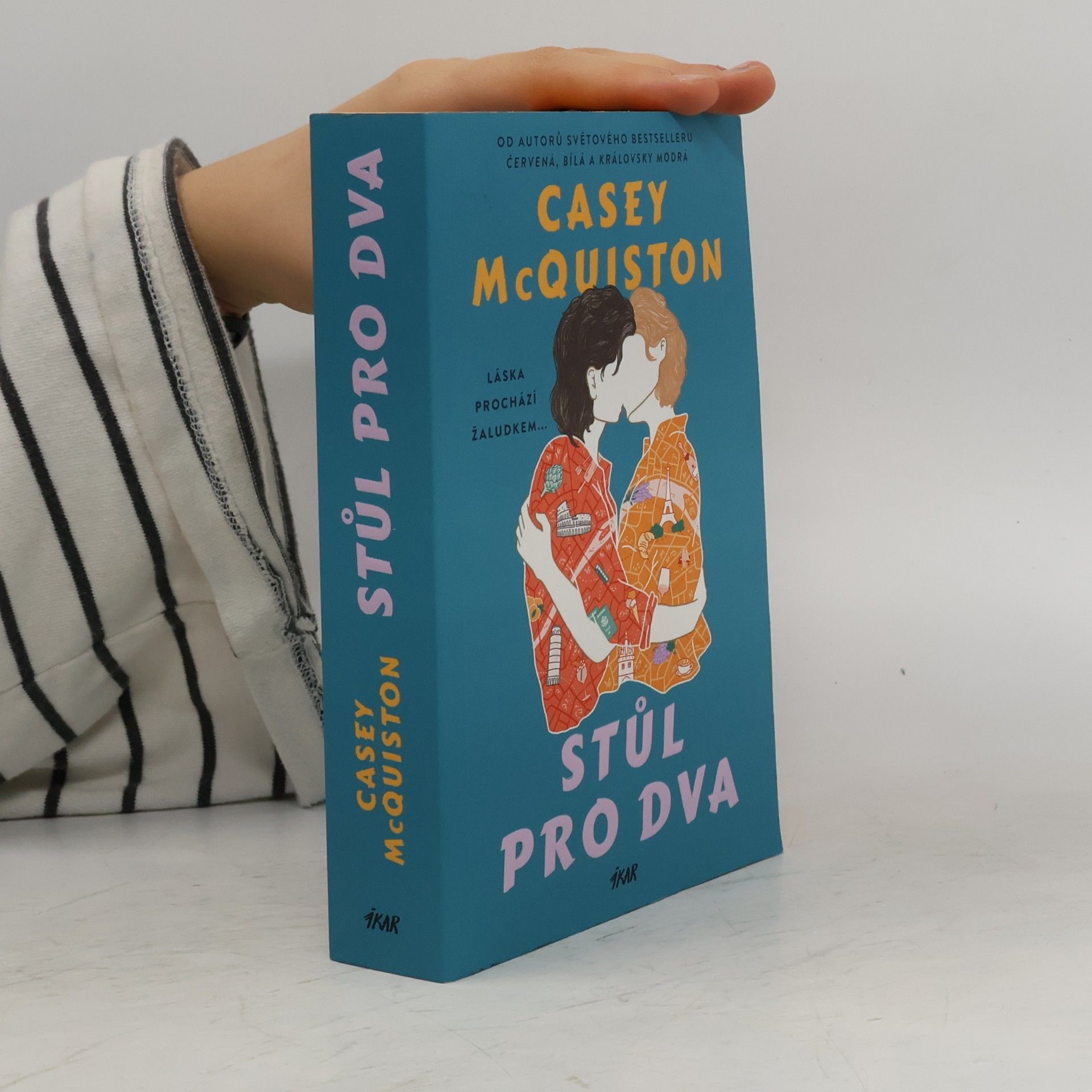 Stůl pro dva