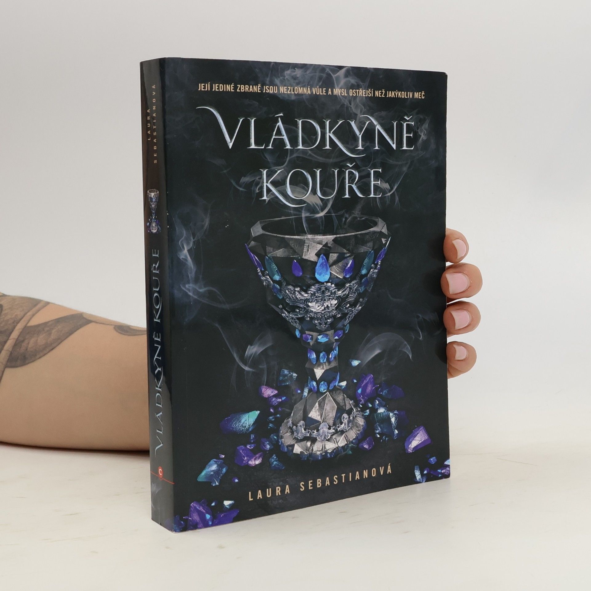 Laura Sebastian Vládkyně kouře
