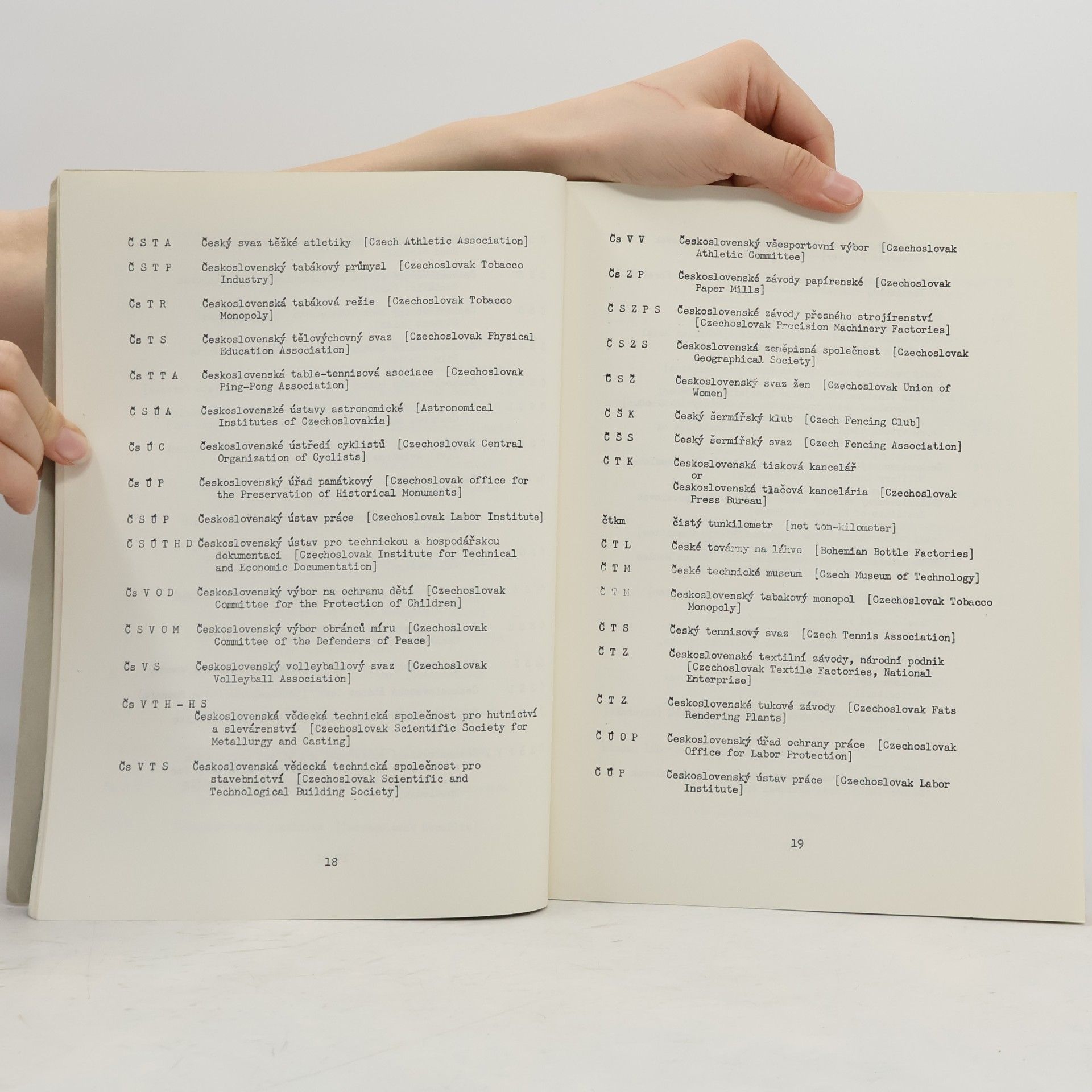 Paul L. Horecky Czech and Slovak Abbreviations: A Selective List