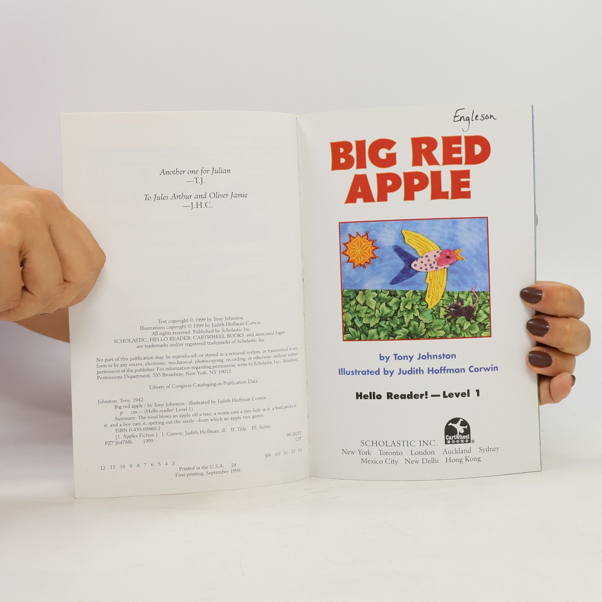 Tony Johnston Hello Reader! Level 1: Big Red Apple