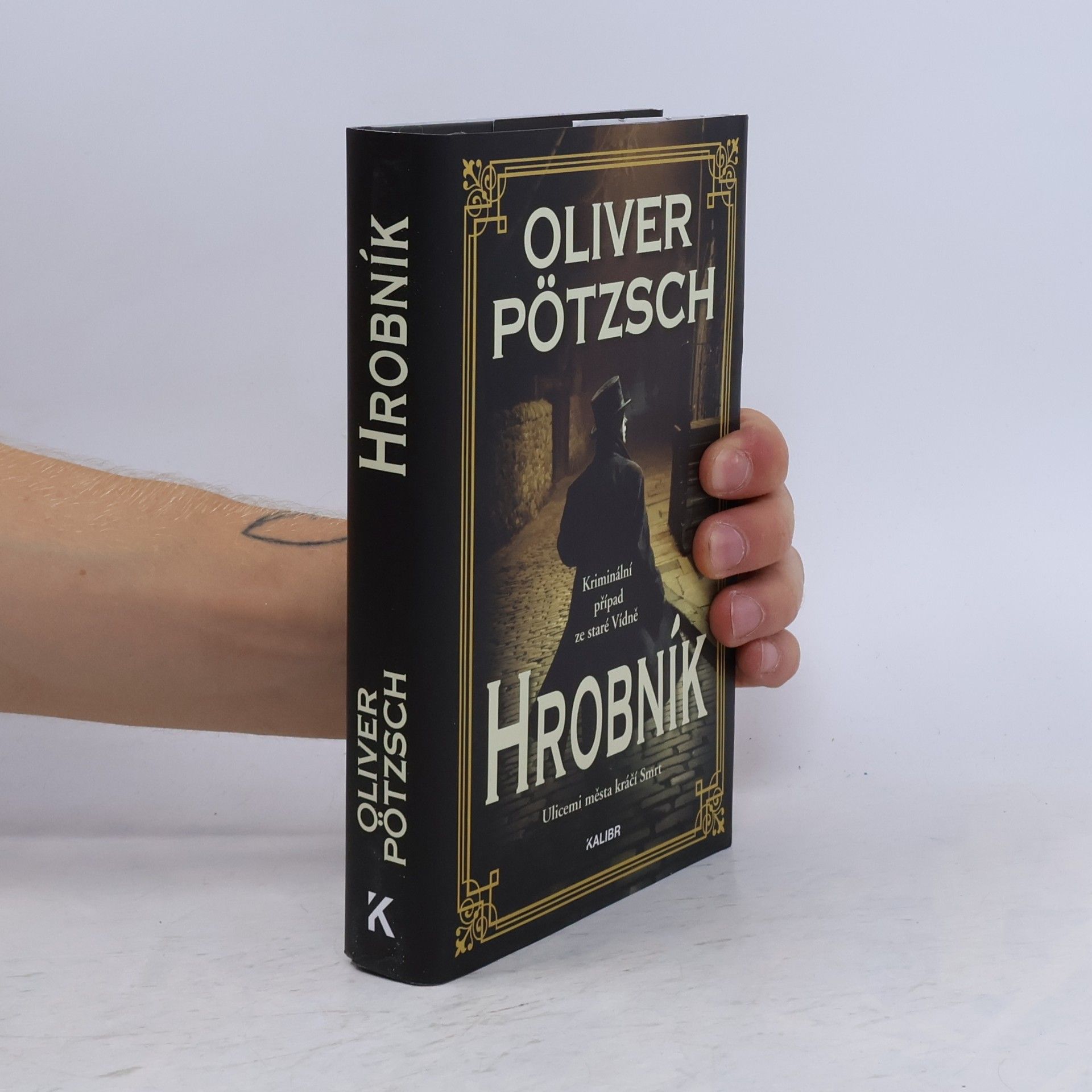 Oliver Pötzsch Hrobník