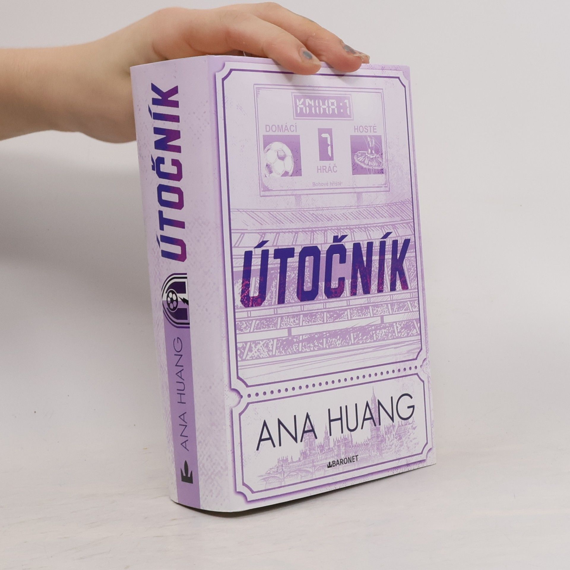 Ana Huang Útočník