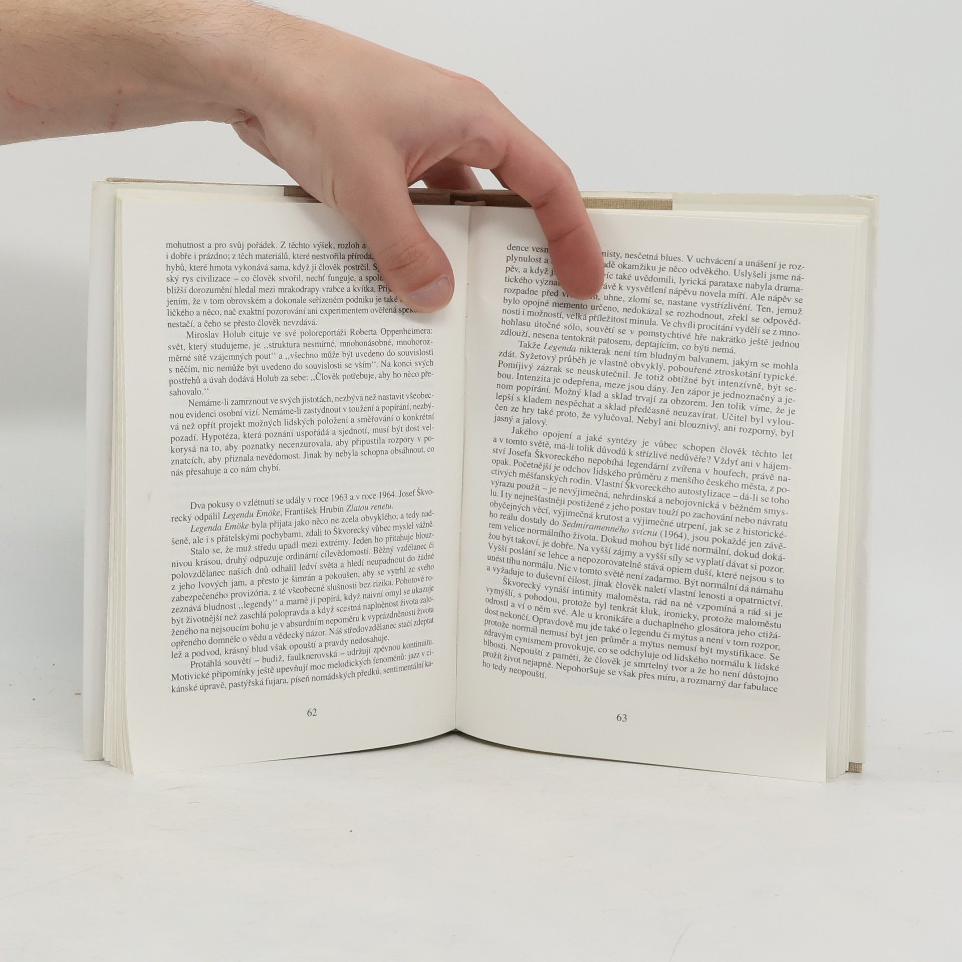 Milan Suchomel Literatura z času krize : šest pohledů na českou prózu 1957-1967
