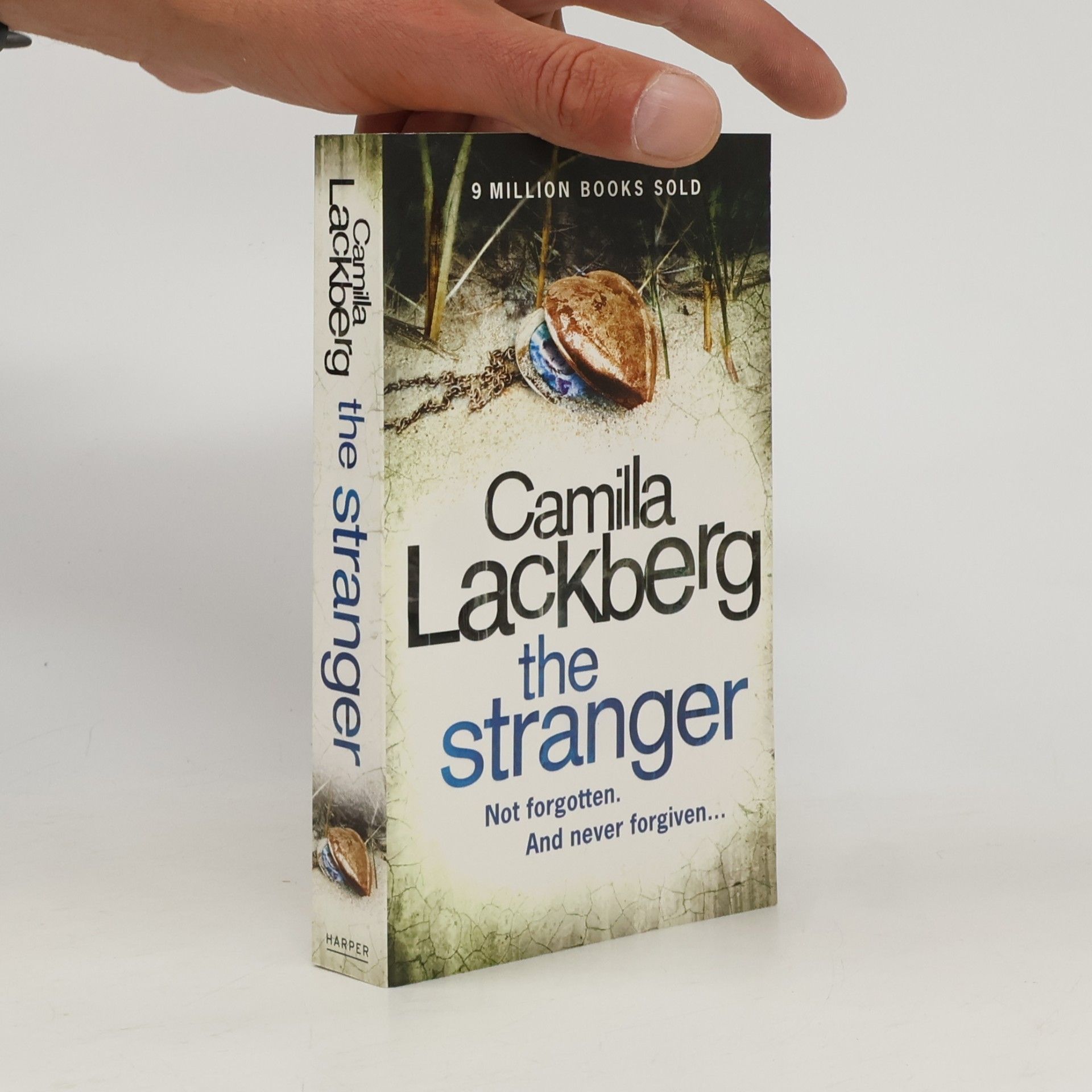 Camilla Läckberg The Stranger