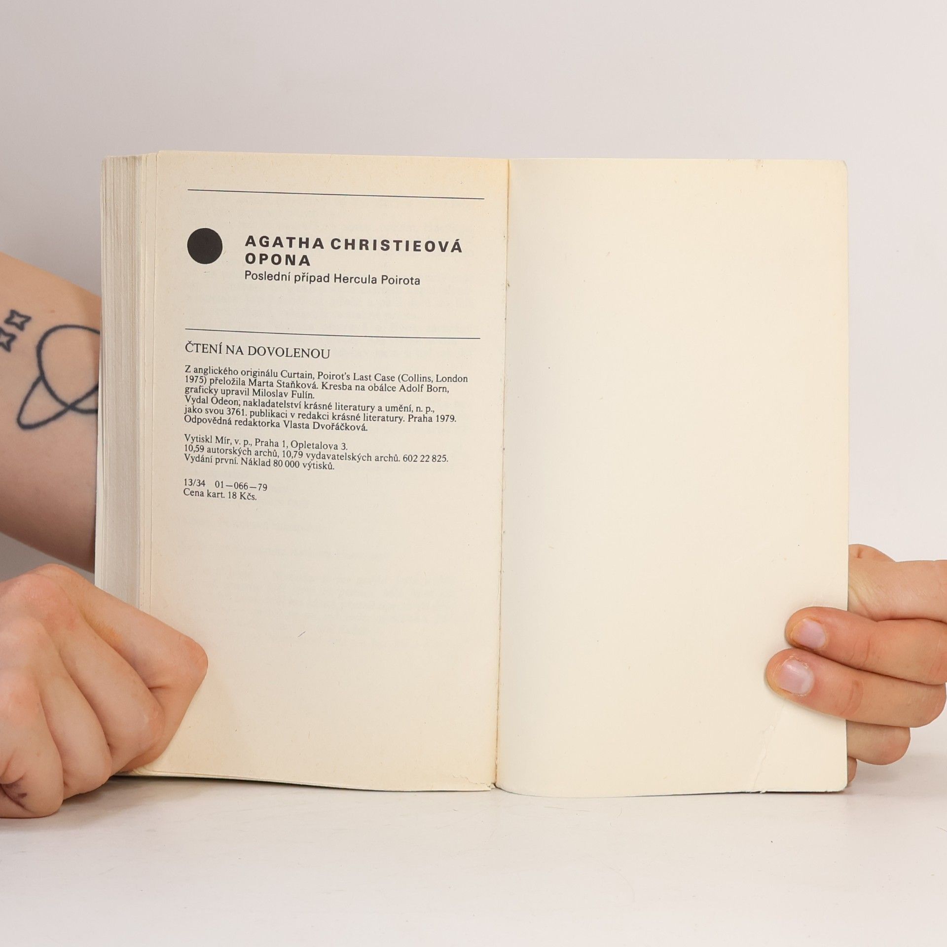 Agatha Christie Opona