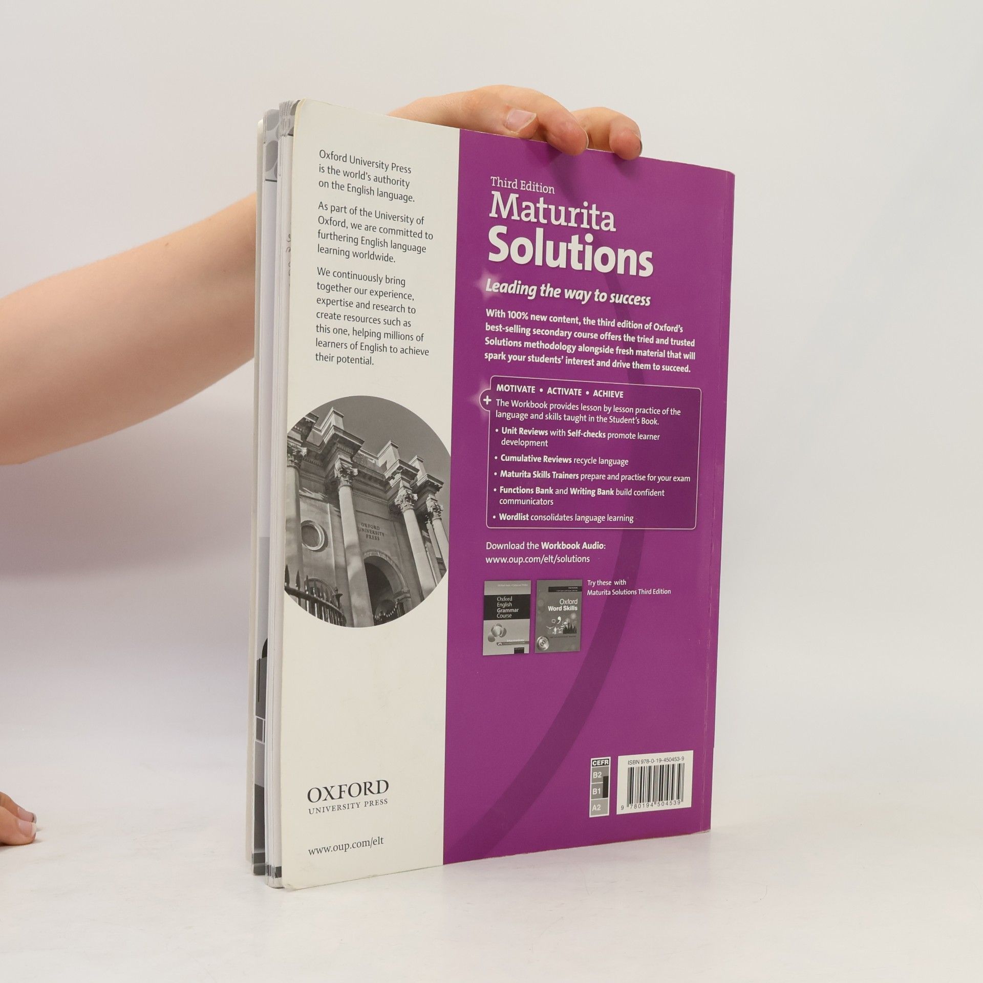 Kolektiv autorů Maturita Solutions: Intermediate - Workbook