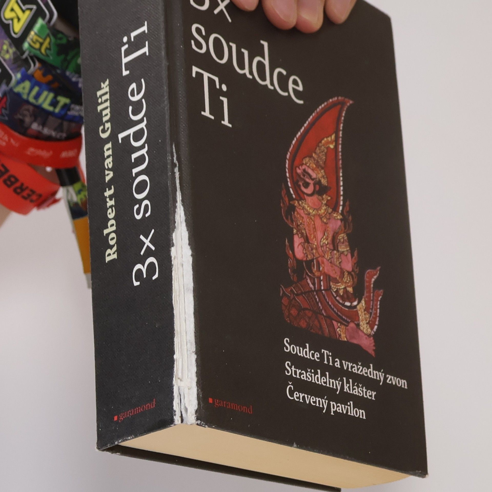 Robert van Gulik 3x soudce Ti