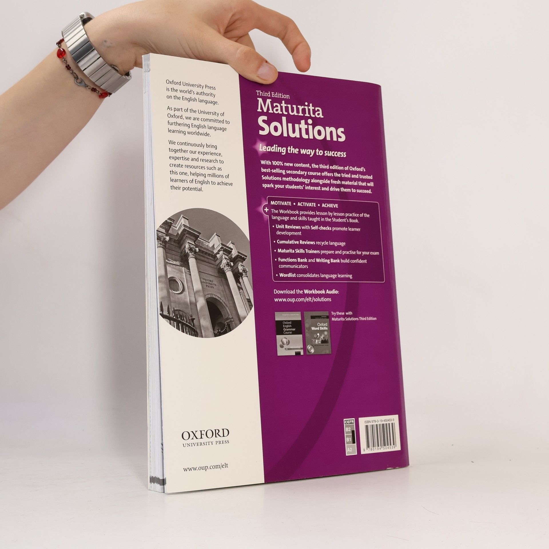 Kolektiv autorů Maturita Solutions: Intermediate - Workbook