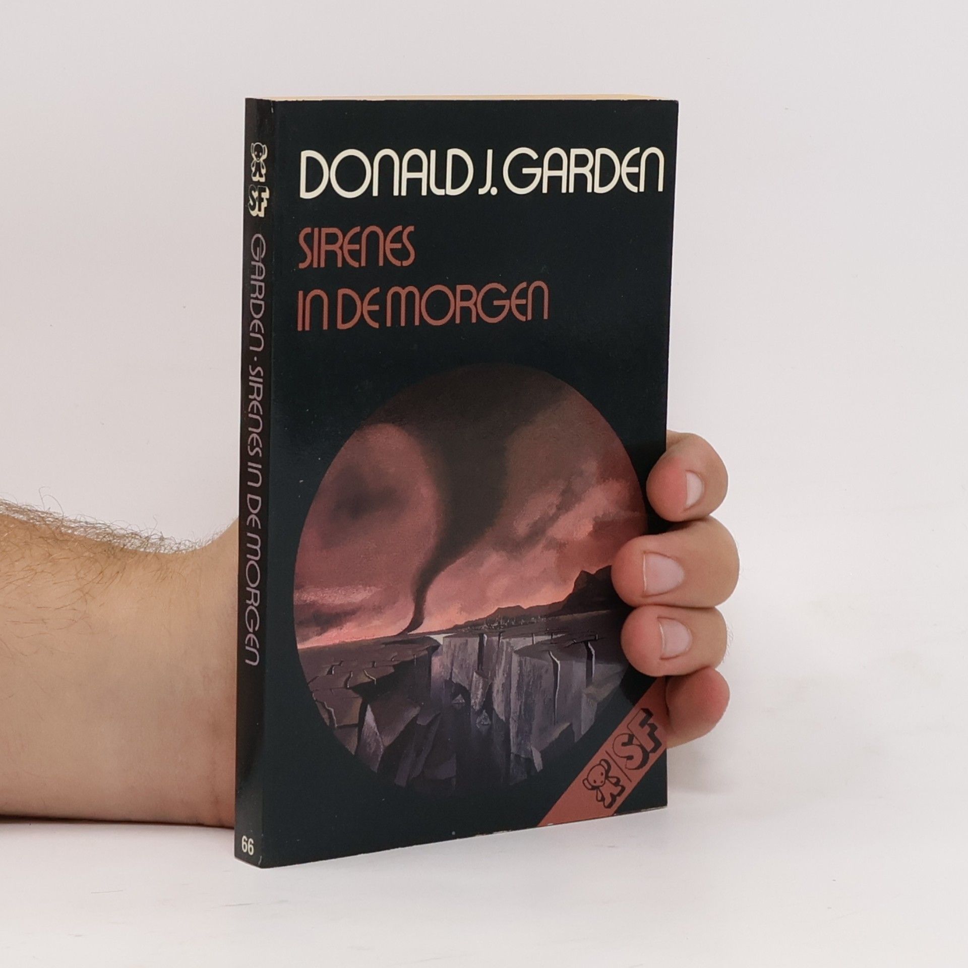 Donald J. Garden Sirenes in de morgen