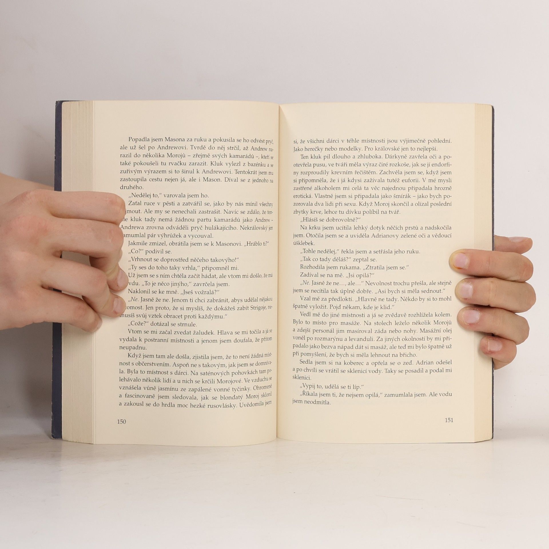 Richelle Mead Vampýrská akademie 2: Mrazivý polibek