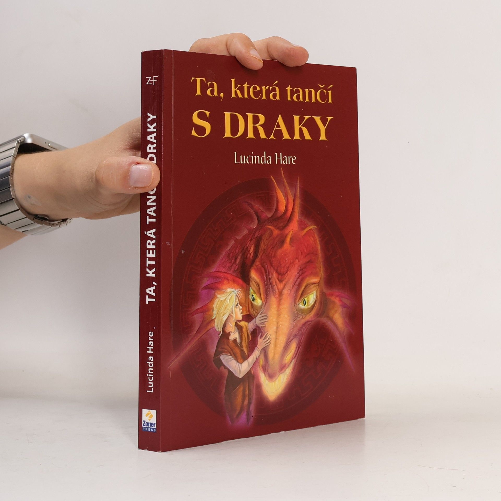 Lucinda Hare Ta, která tančí s draky