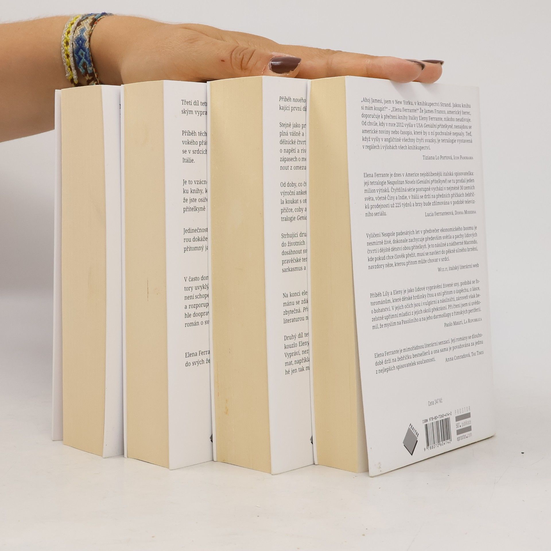 Elena Ferrante Geniální přítelkyně 1-4