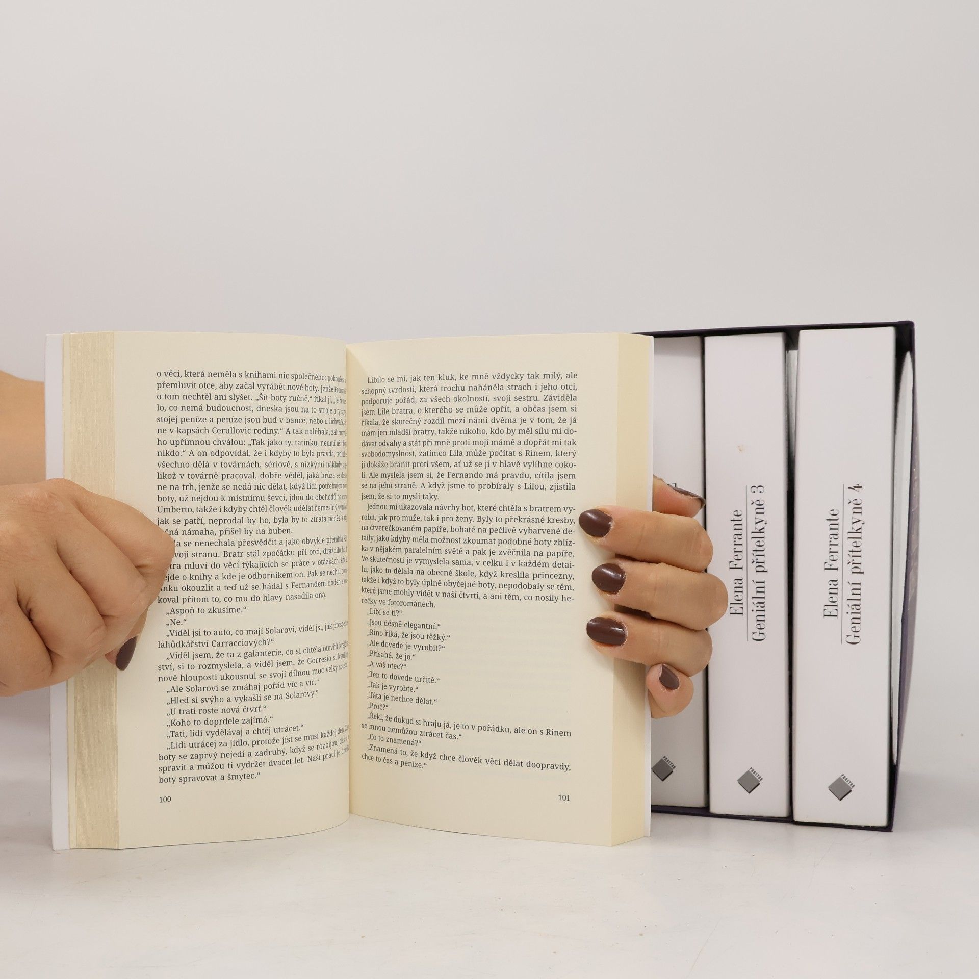 Elena Ferrante Geniální přítelkyně 1-4