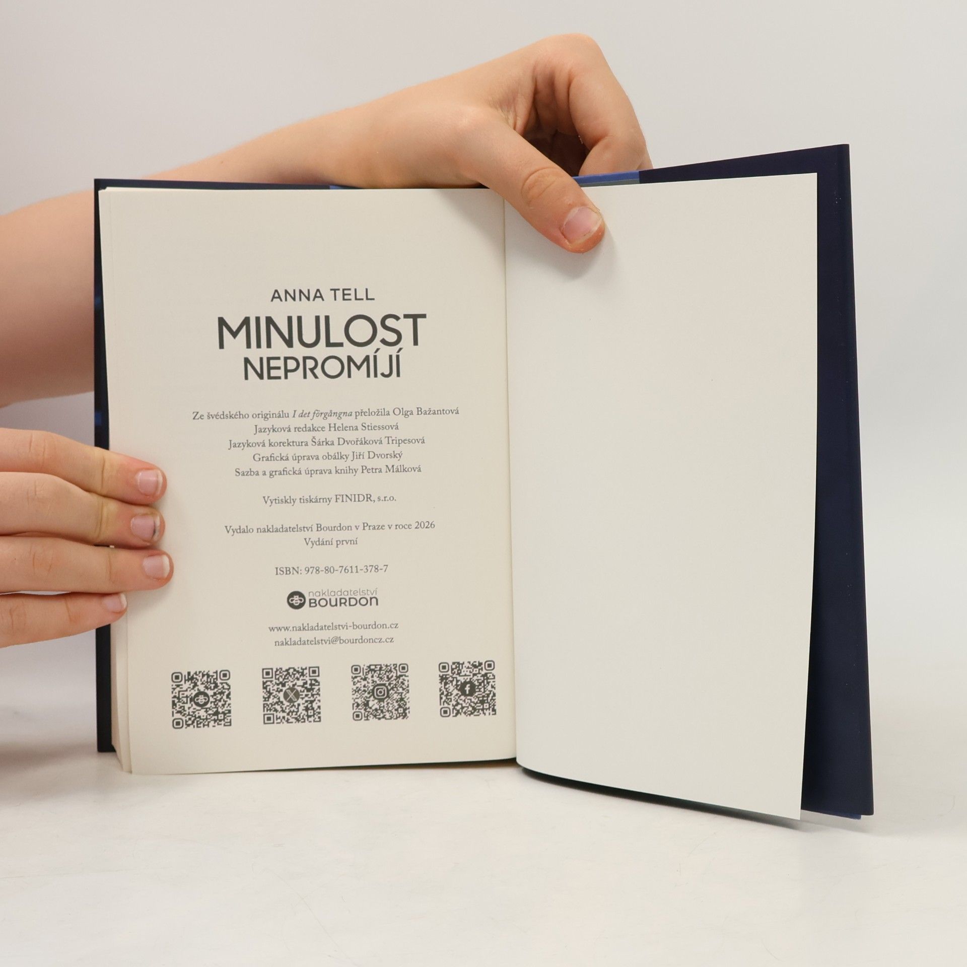 Anna Tell Minulost nepromíjí