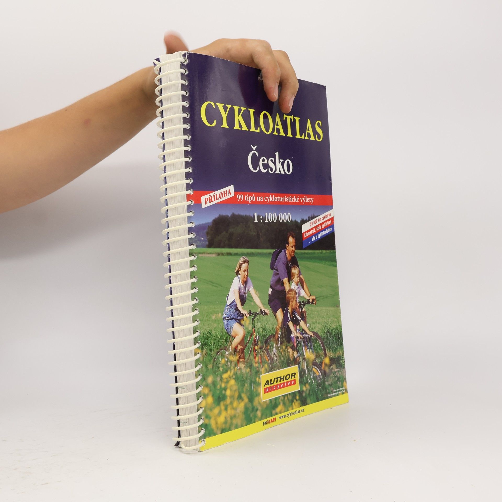 Collectif d'auteurs Cykloatlas Česko 1: 100 000. 99 tipů na cykloturistické výlety. 32 000 km cyklotras, kilometráž, čísla cyklotras...vše o cykloturistice