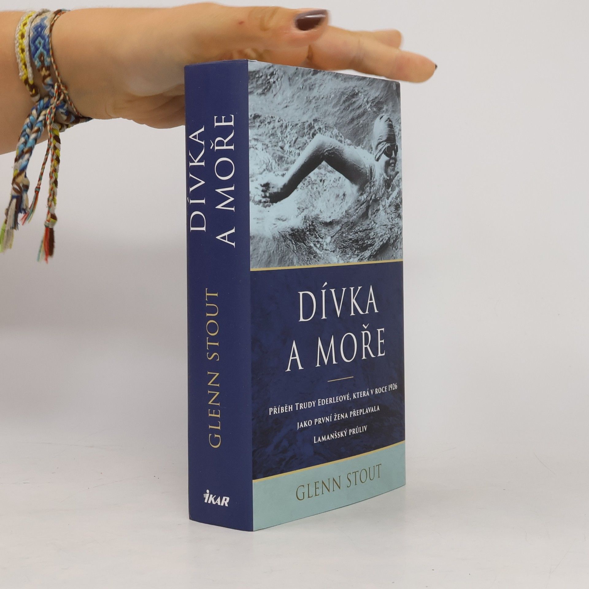Dívka a moře : příběh Trudy Ederleové, která v roce 1926 jako první žena přeplavala Lamanšský průliv