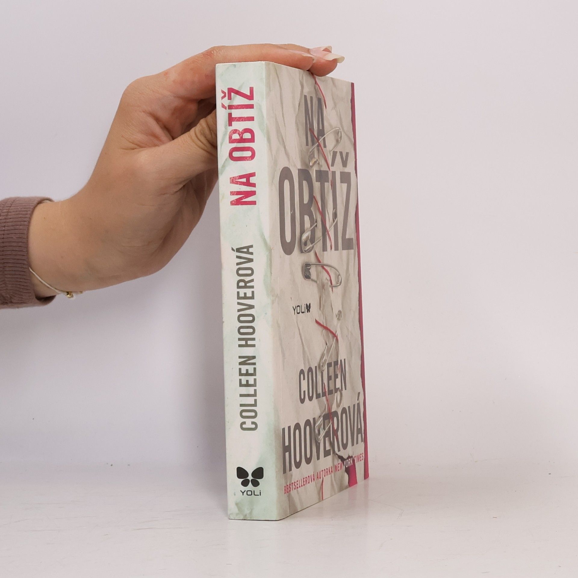 Colleen Hoover Na obtíž
