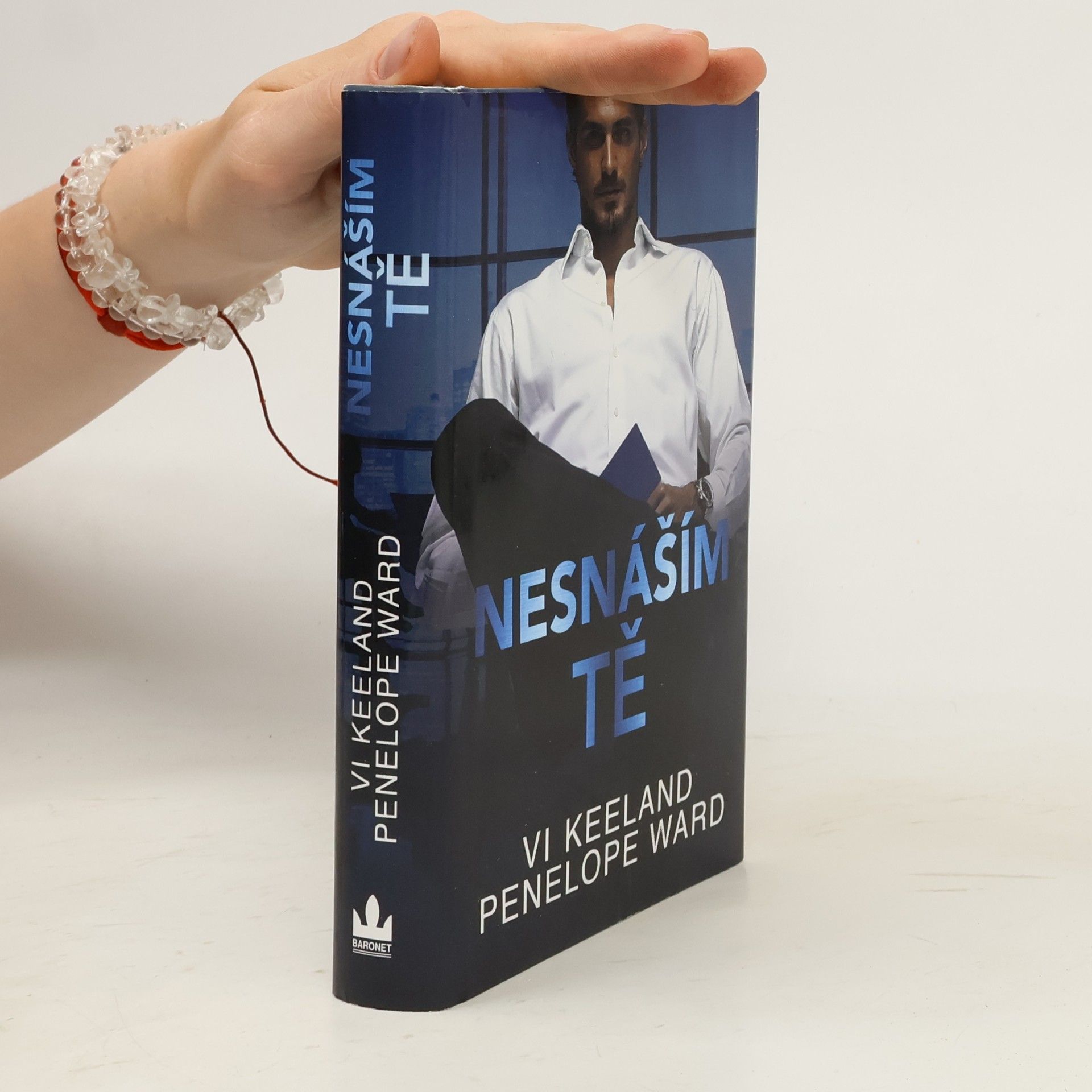 Vi Keeland Nesnáším tě