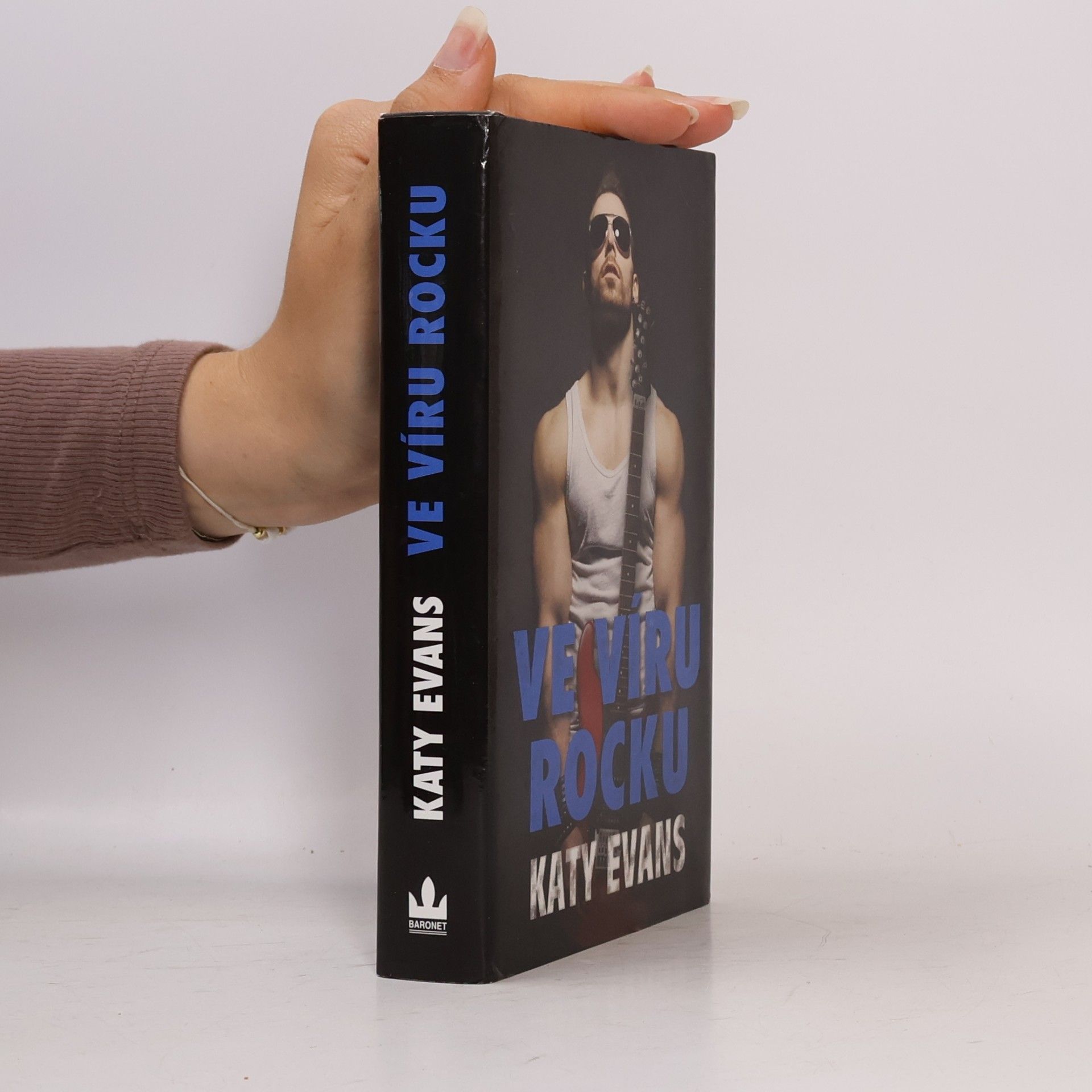Katy Evans Ve víru rocku