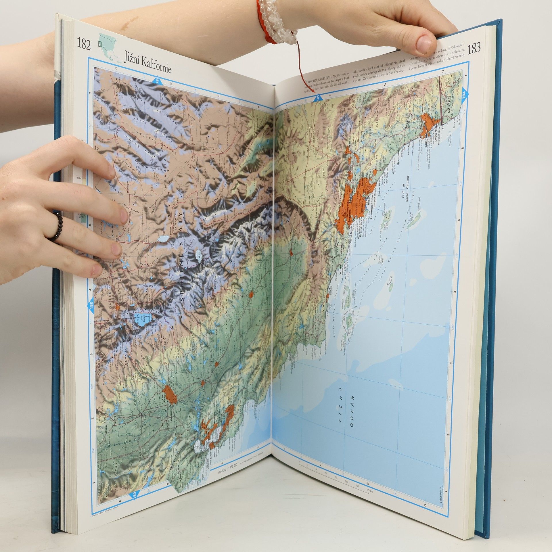 Jiří Hanuš Ilustrovaný atlas světa pro nové století