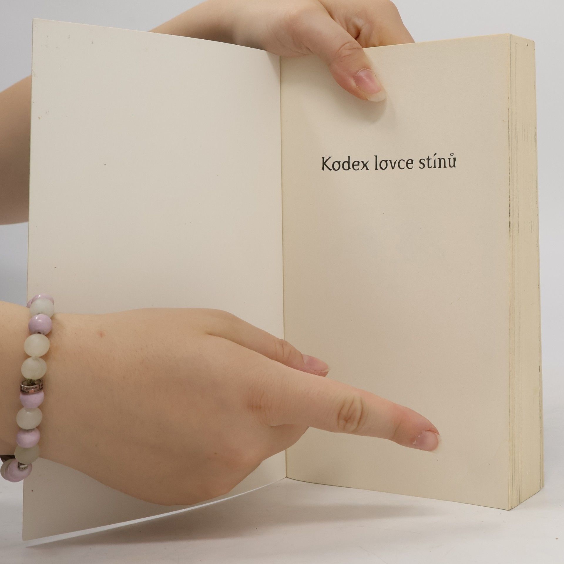 Cassandra Clare Kodex lovce stínů : soupis tradic a zákonů nefilim, vyvolených andělem Razielem