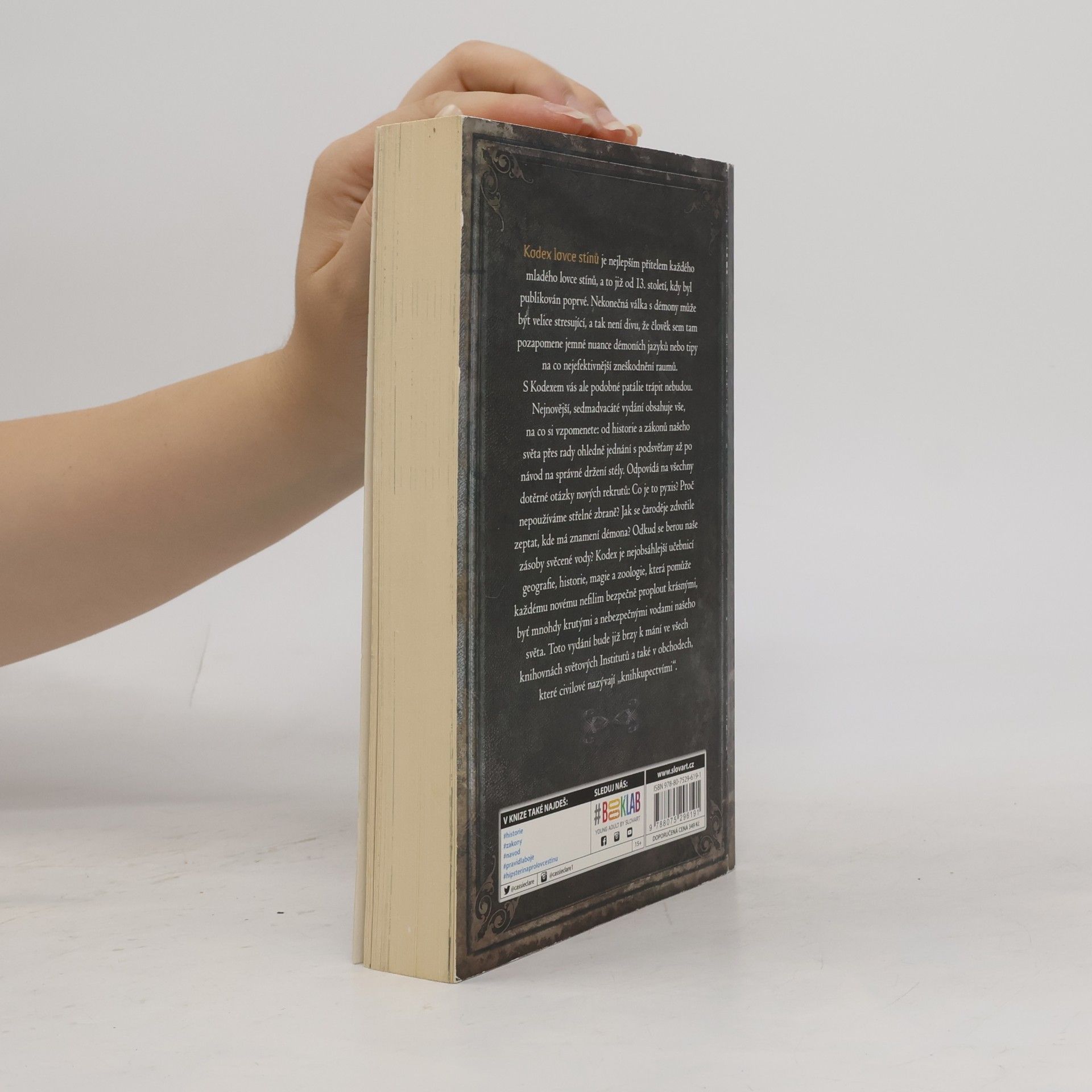 Cassandra Clare Kodex lovce stínů : soupis tradic a zákonů nefilim, vyvolených andělem Razielem