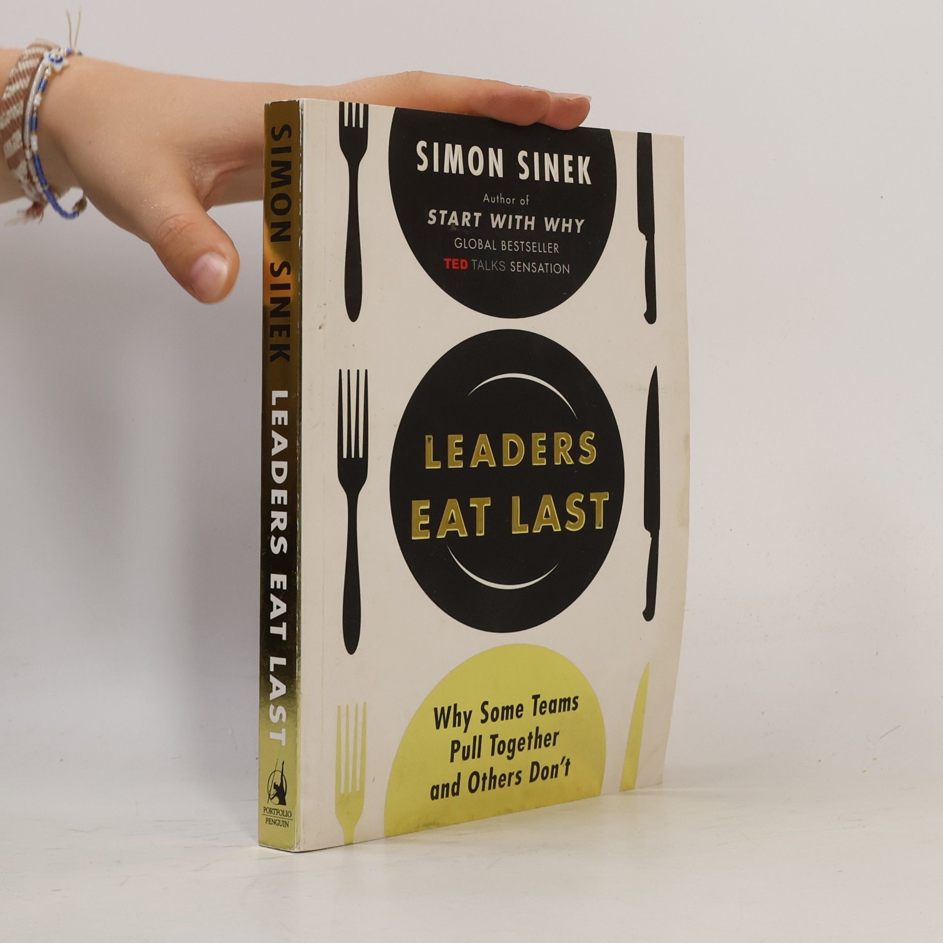 Simon Sinek Leaders eat last
