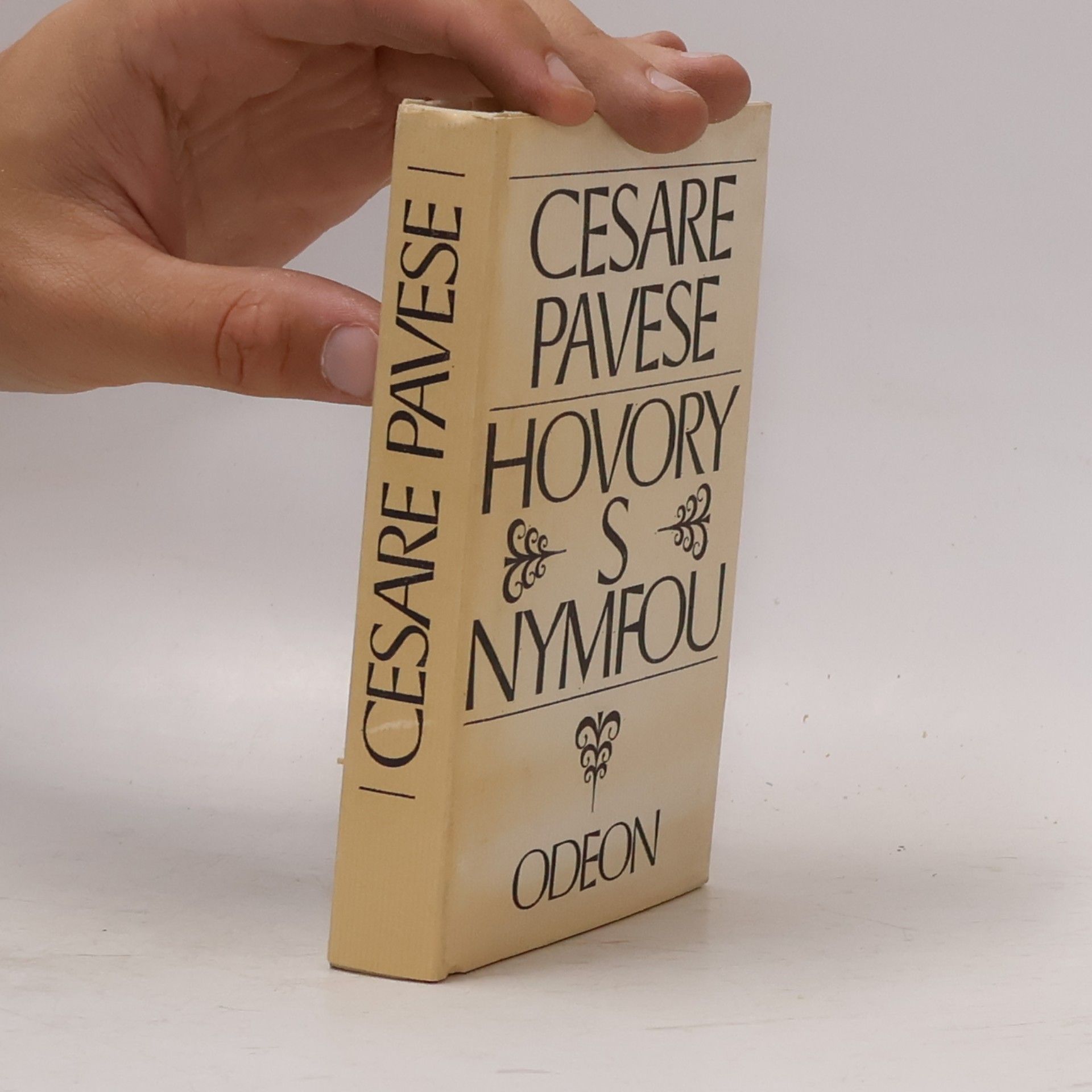 Cesare Pavese Hovory s nymfou