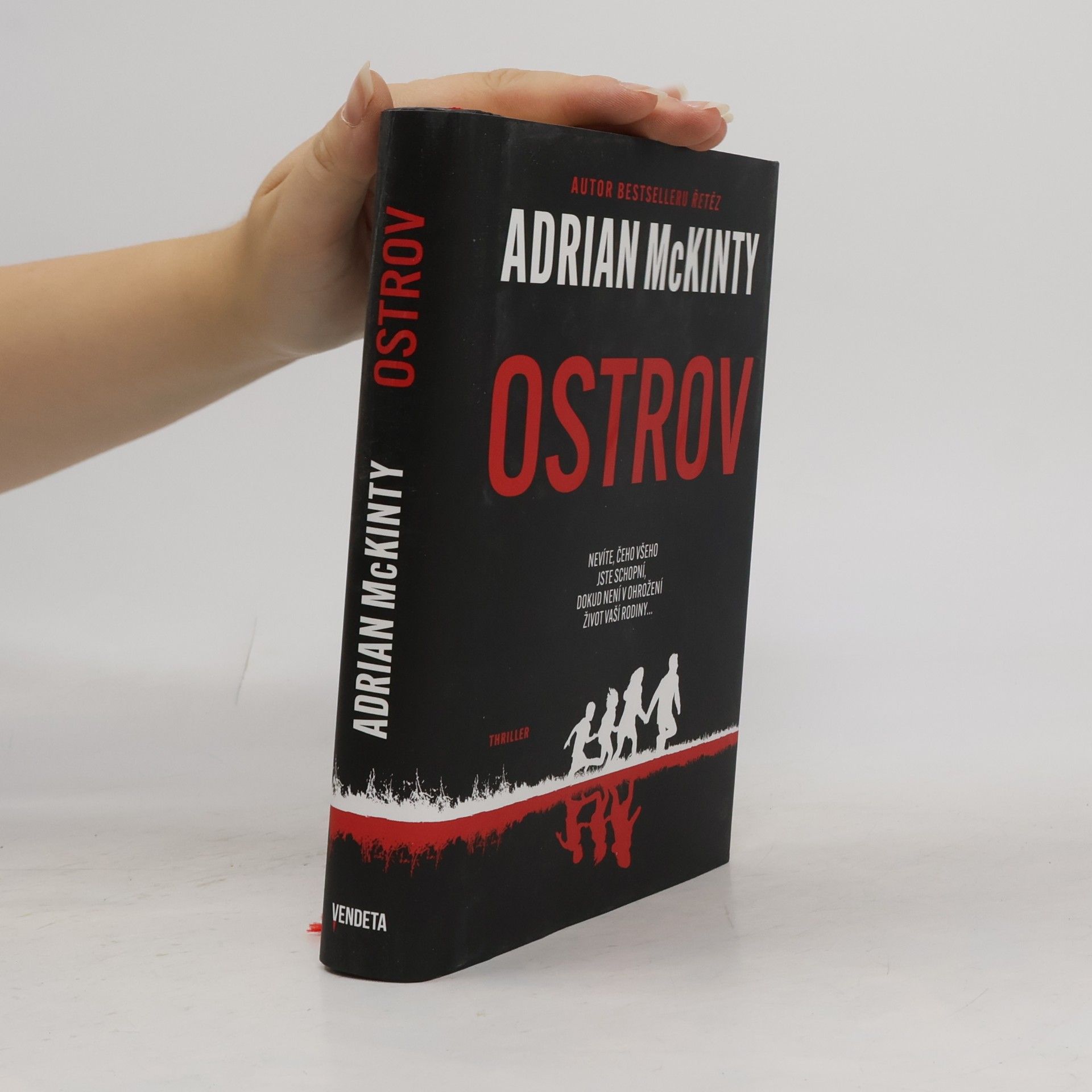 Adrian McKinty Ostrov