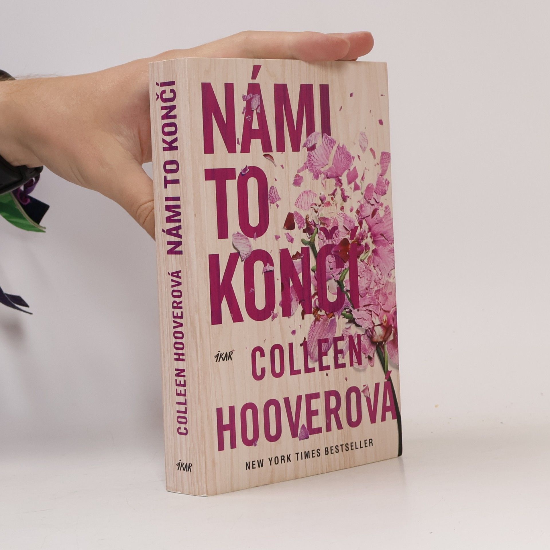 Colleen Hoover Námi to končí