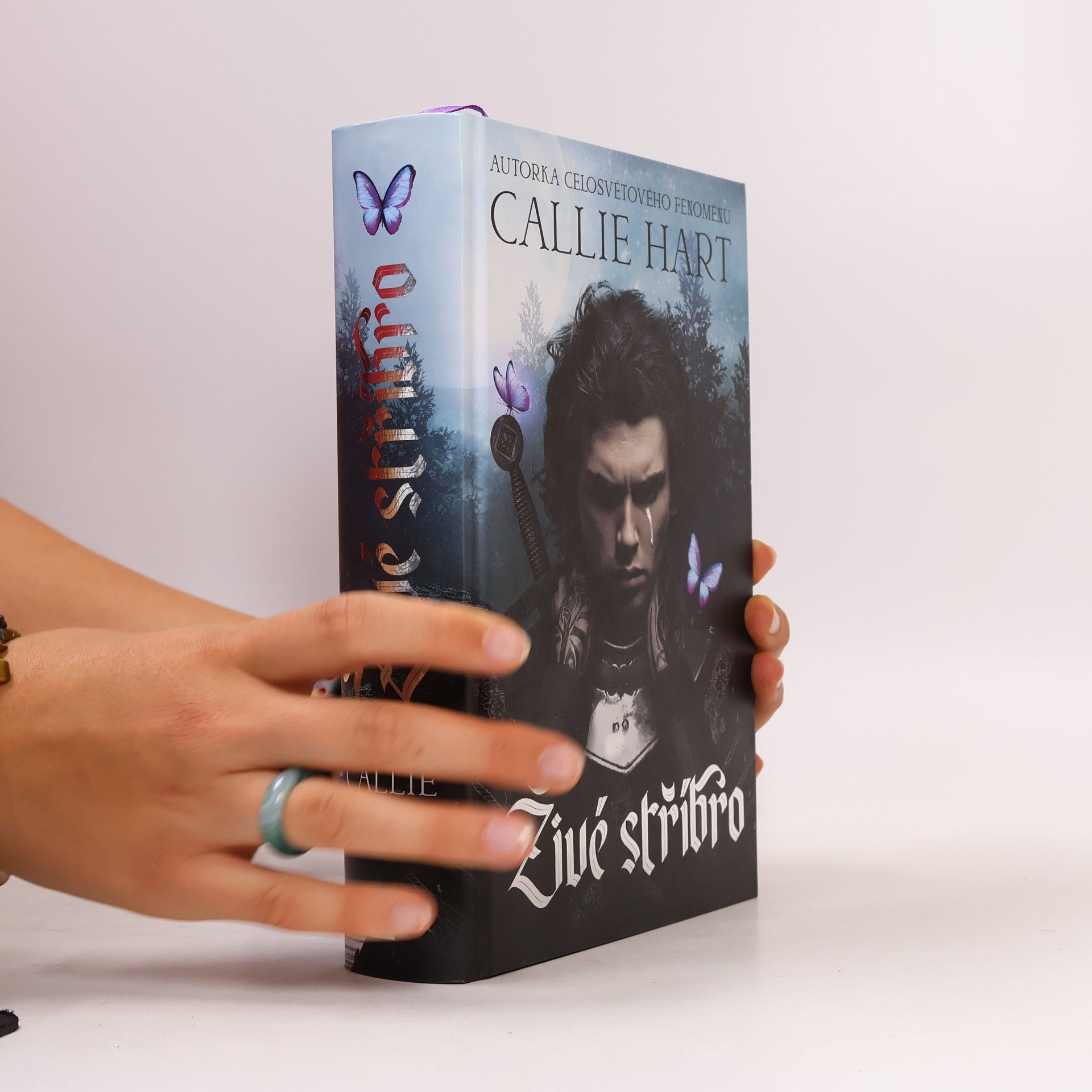 Callie Hart Živé stříbro