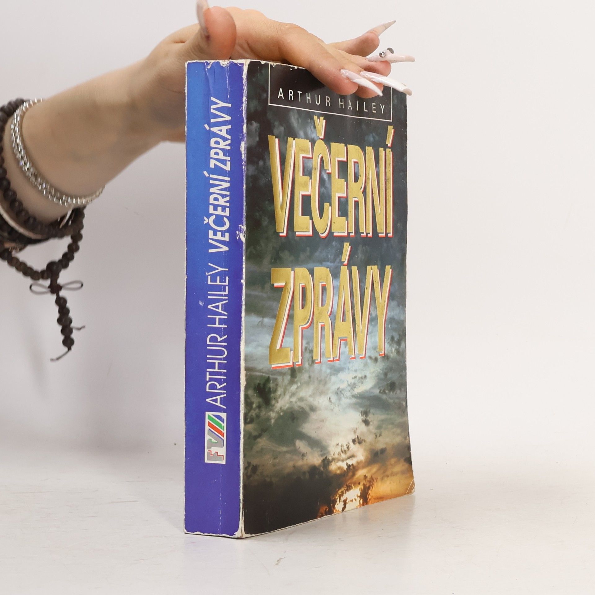 Arthur Hailey Večerní zprávy