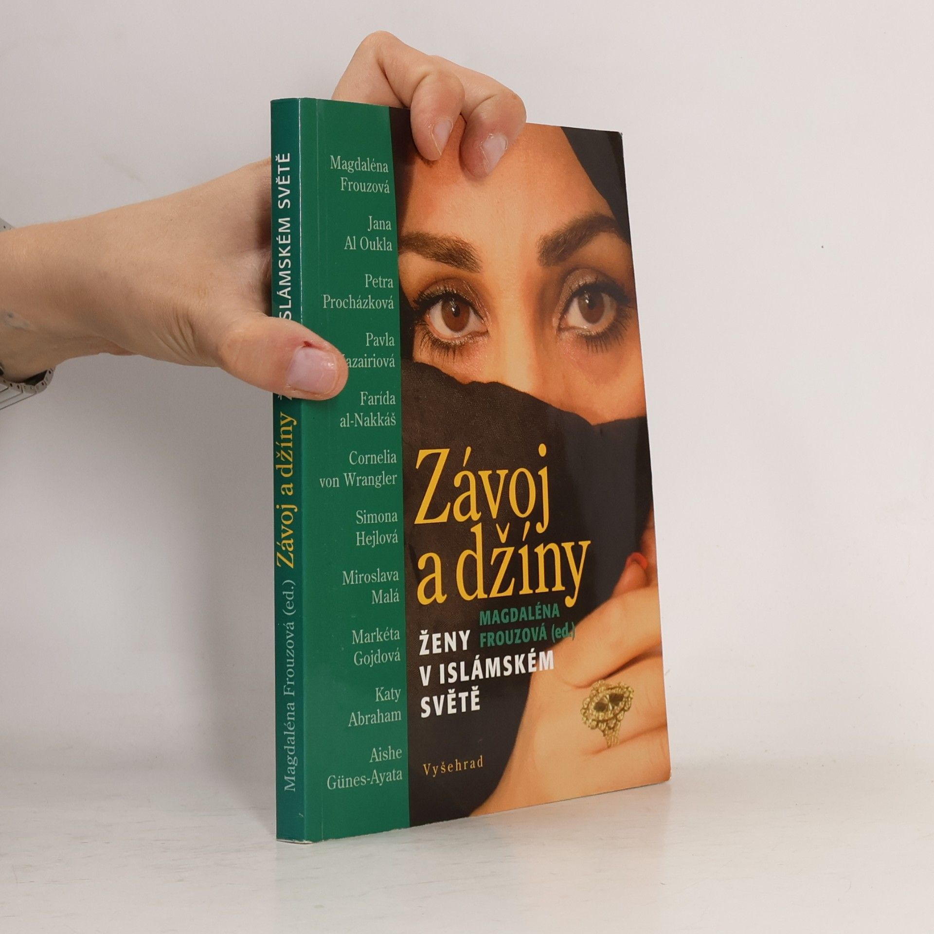 Magdaléna Frouzová Závoj a džíny