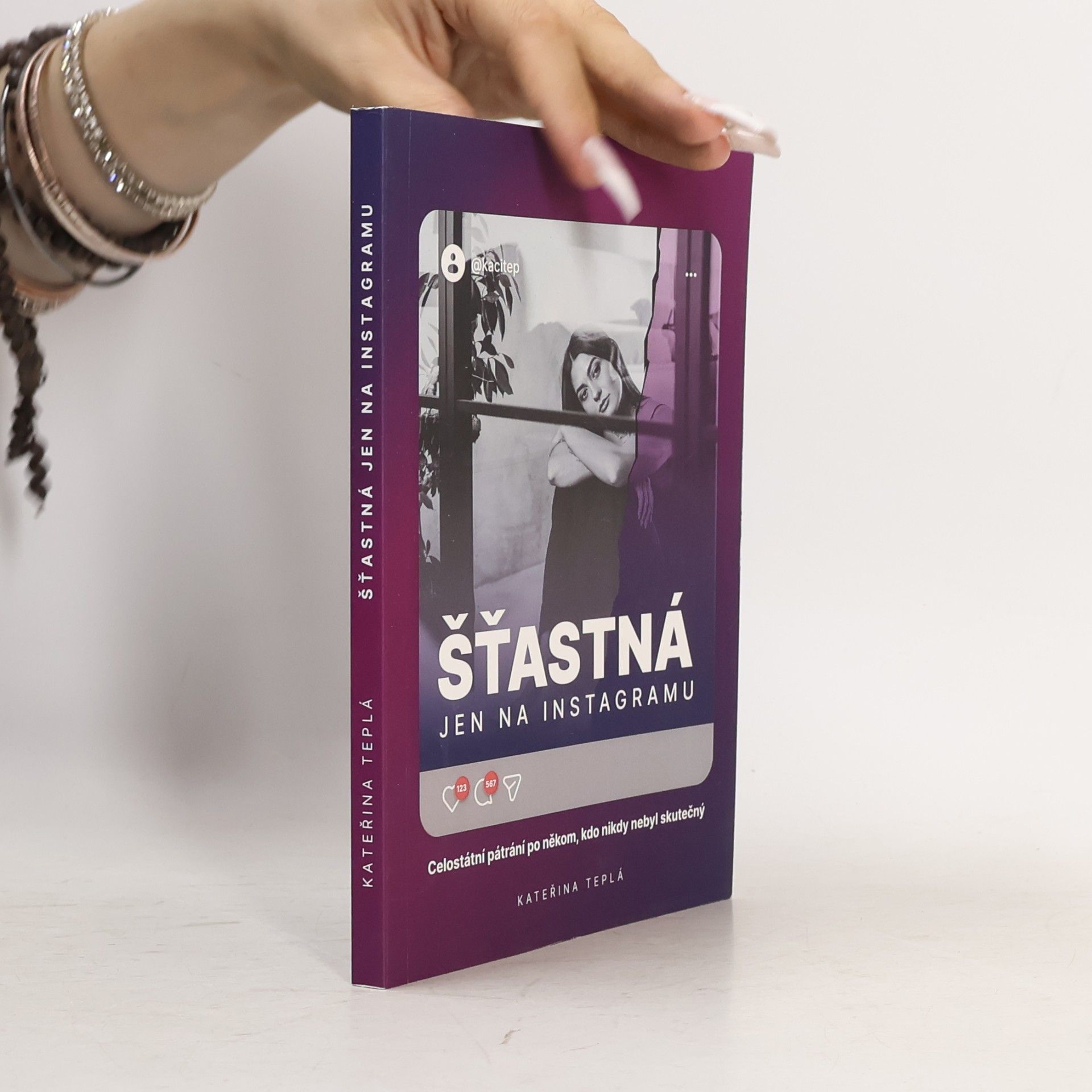 Šťastná jen na Instagramu: Celostátní pátrání po někom, kdo nikdy nebyl skutečný