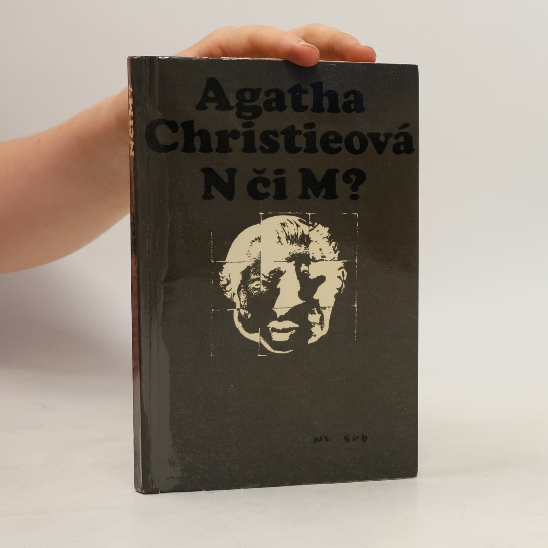 Agatha Christie N či M?