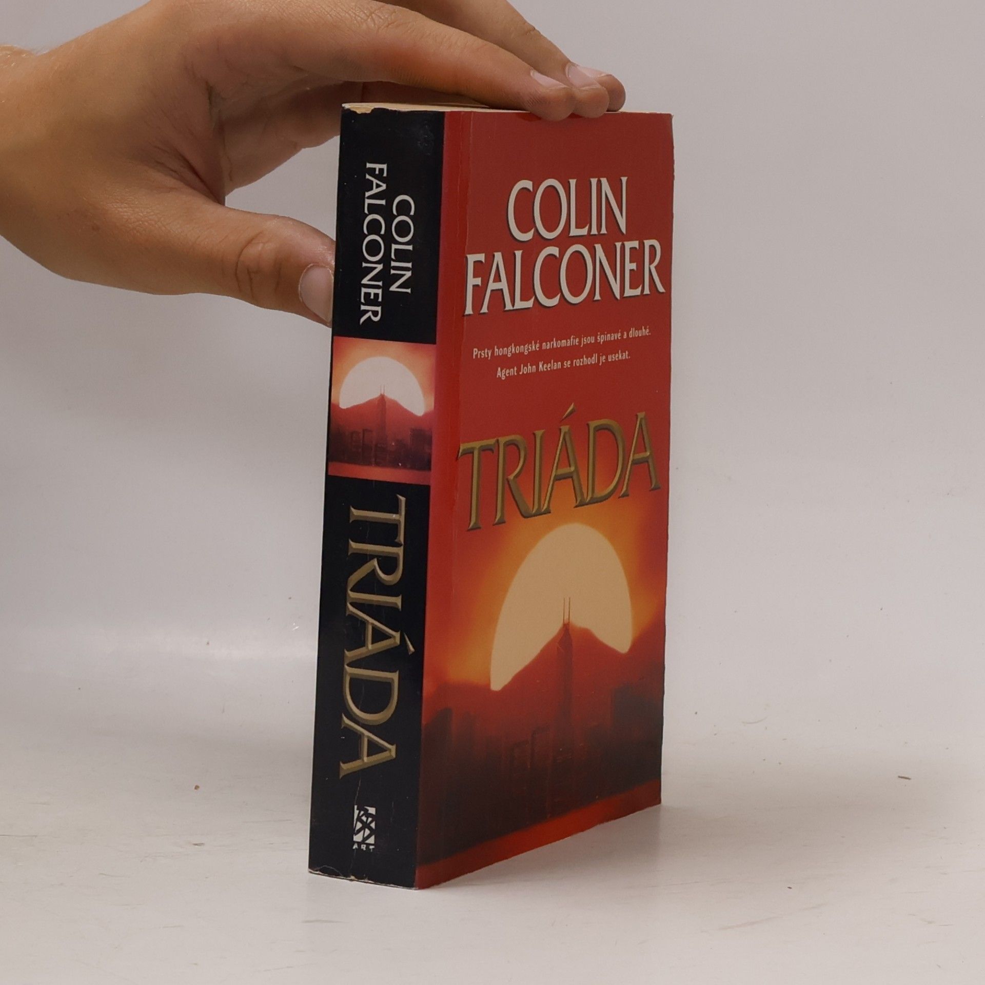 Colin Falconer Triáda
