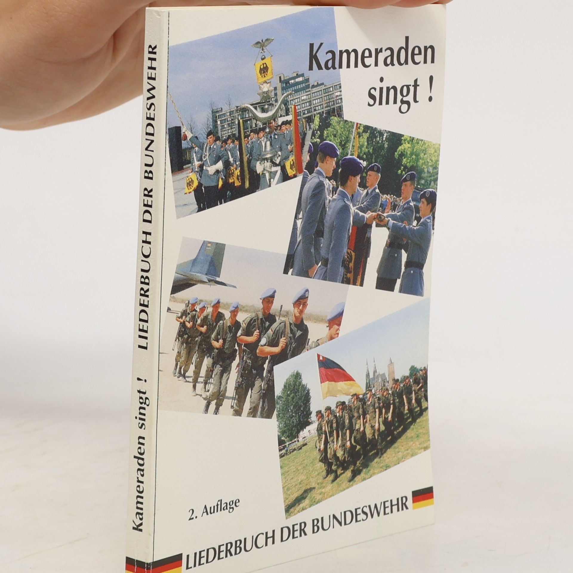 AA.VV. Kameraden singt