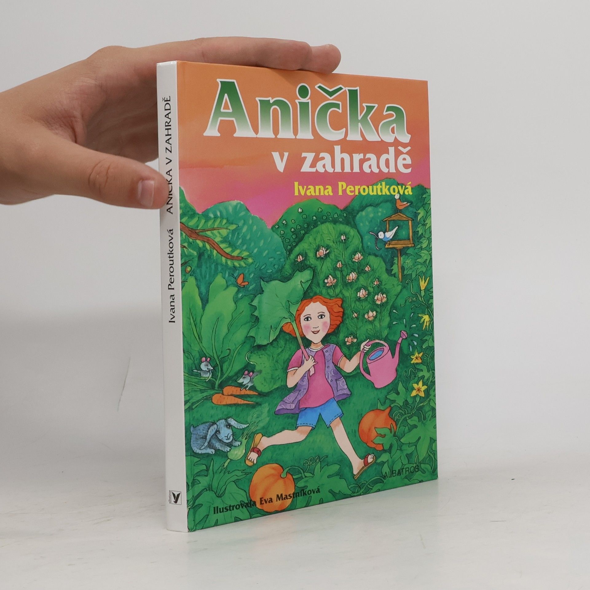 Anička v zahradě