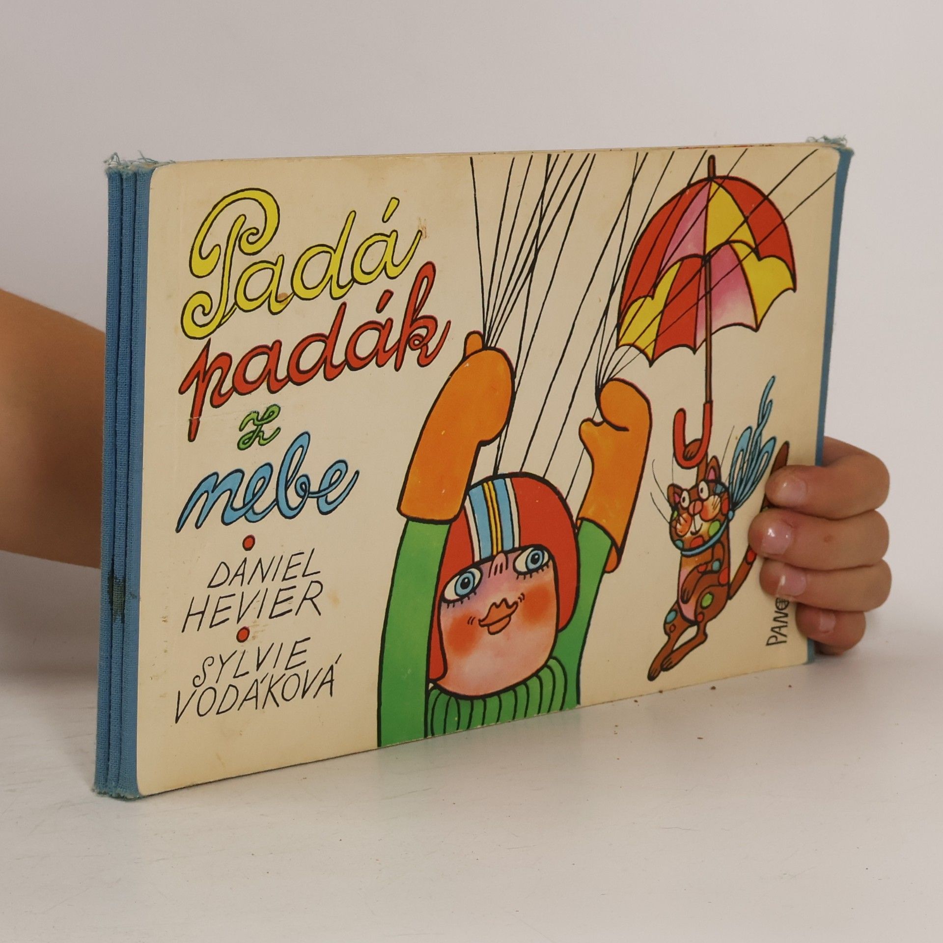 Daniel Hevier Padá padák z nebe