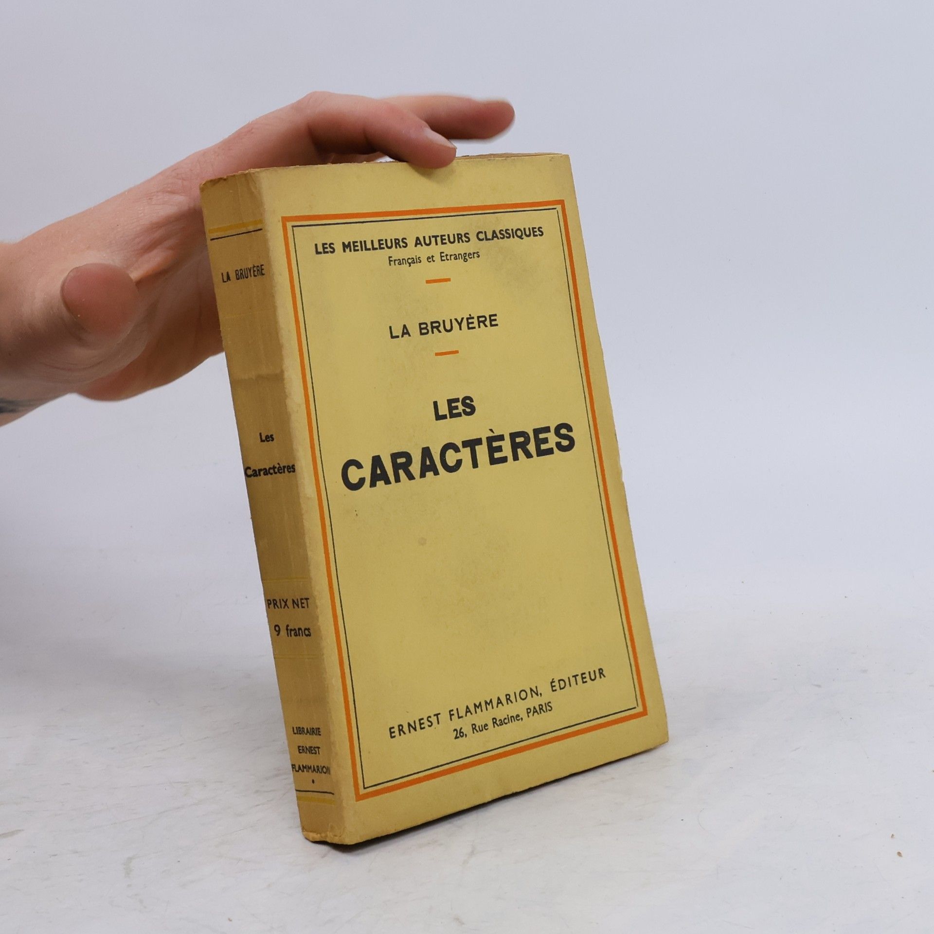 Les Caractères