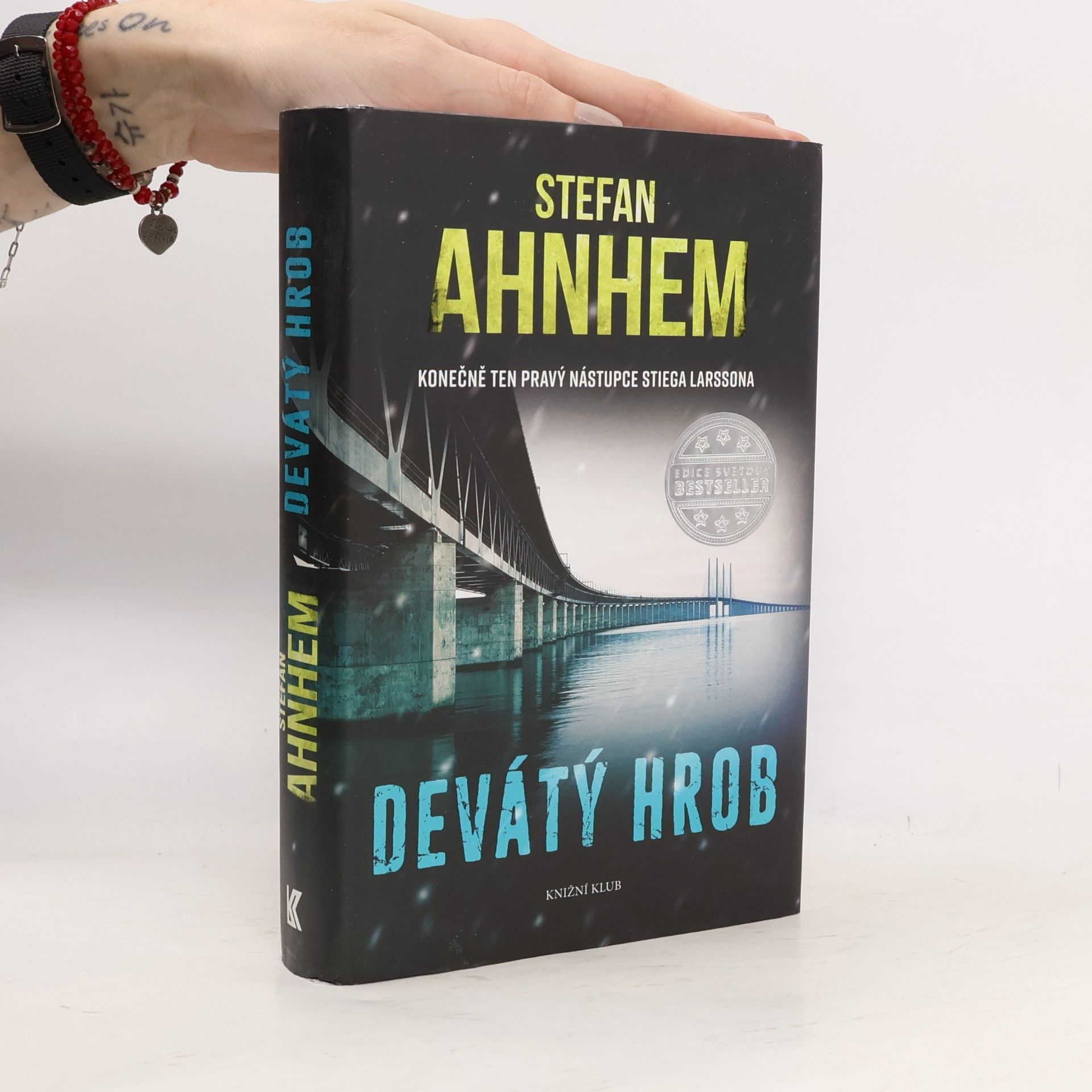 Stefan Ahnhem Devátý hrob