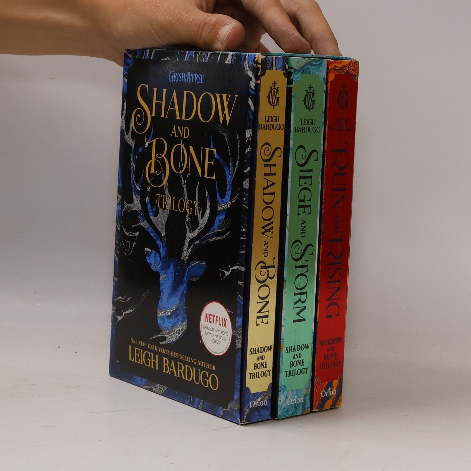 Leigh Bardugo Shadow and Bone Trilogy